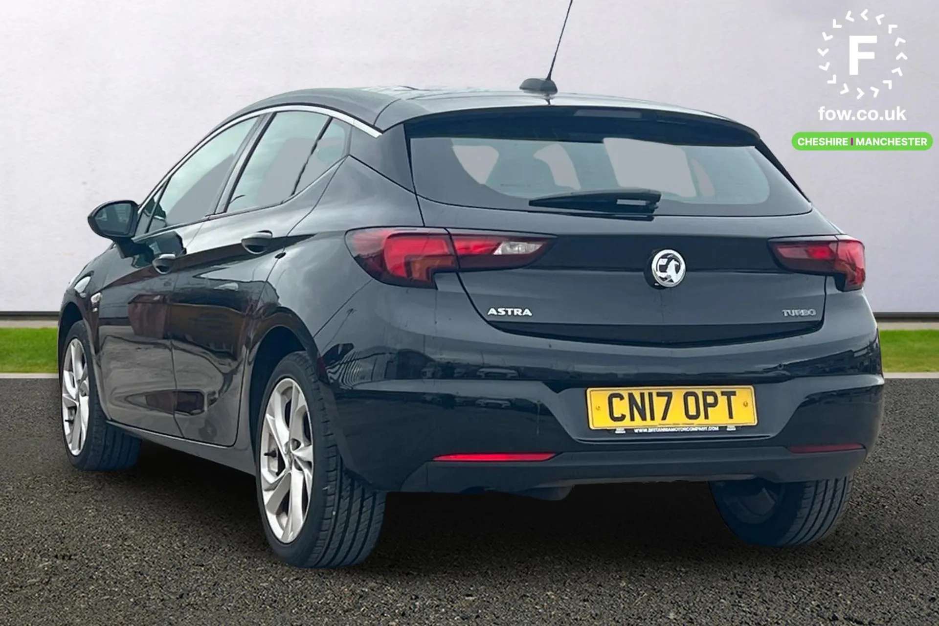 A 2017 VAUXHALL ASTRA 1.4T 16V 150 SRi 5dr Auto [Front & Rear Parking Sensors, drivers Assistance Pack 1[ A 2017 VAUXHALL ASTRA 1.4T 16V 150 SRi 5dr Auto [Front & Rear Parking Sensors, drivers Assistance Pack 1[