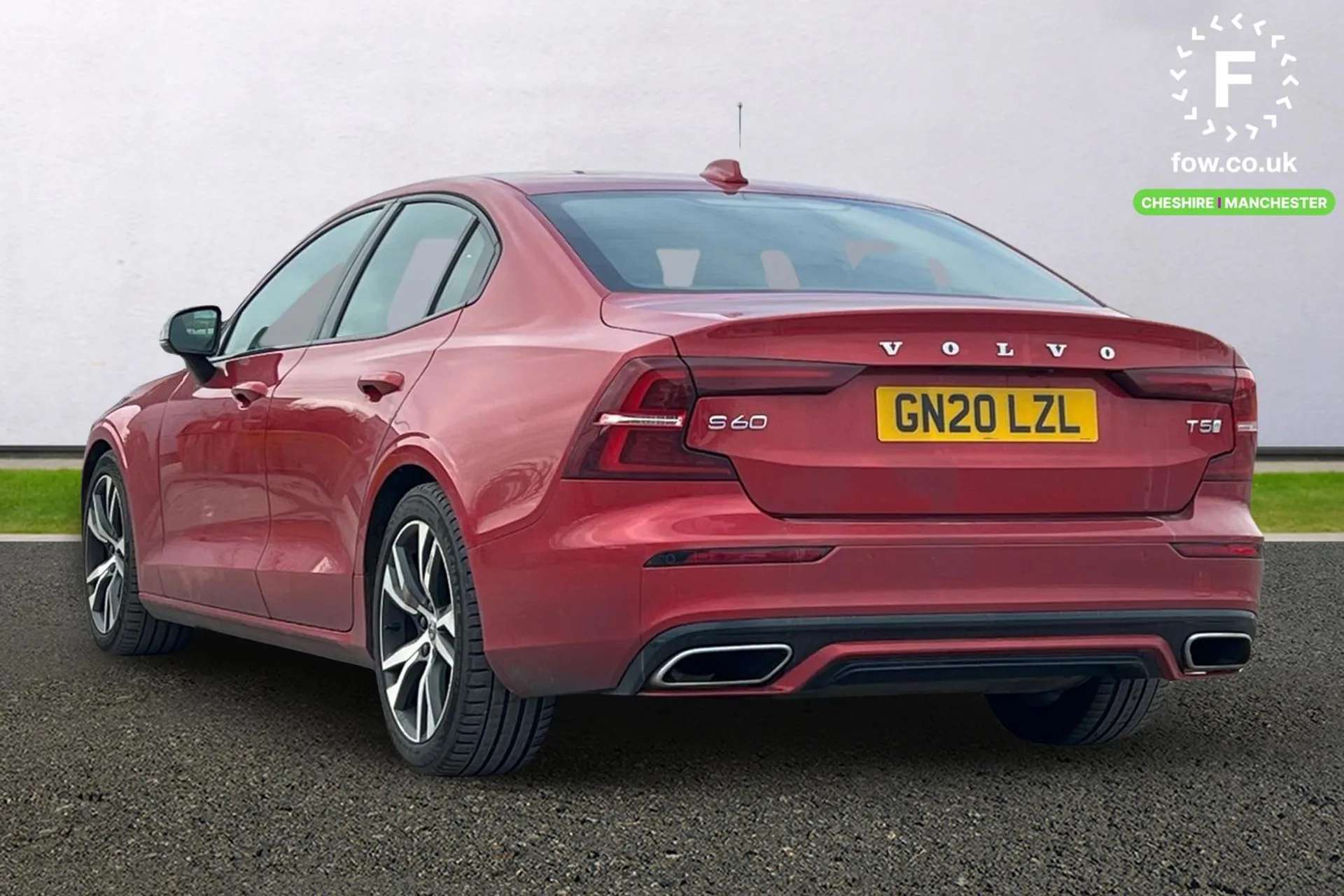 A 2020 VOLVO S60 2.0 T5 R DESIGN Plus 4dr Auto [ 12.3" Active TFT crystal driver's information display, Automatic active bending LED headlights, Driver alert control w A 2020 VOLVO S60 2.0 T5 R DESIGN Plus 4dr Auto [ 12.3" Active TFT crystal driver's information display, Automatic active bending LED headlights, Driver alert control w
