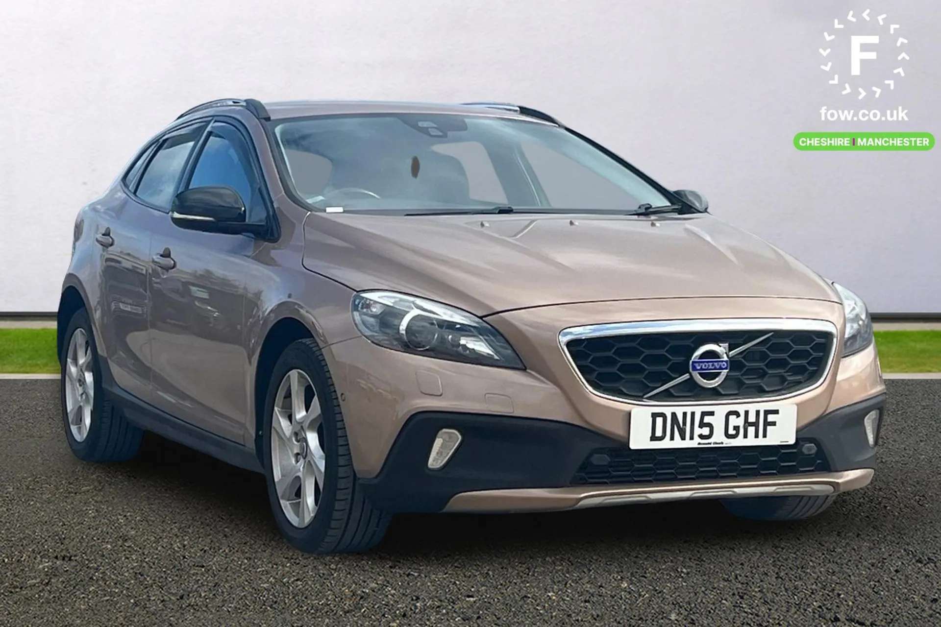 2015 VOLVO V40 2015 VOLVO V40