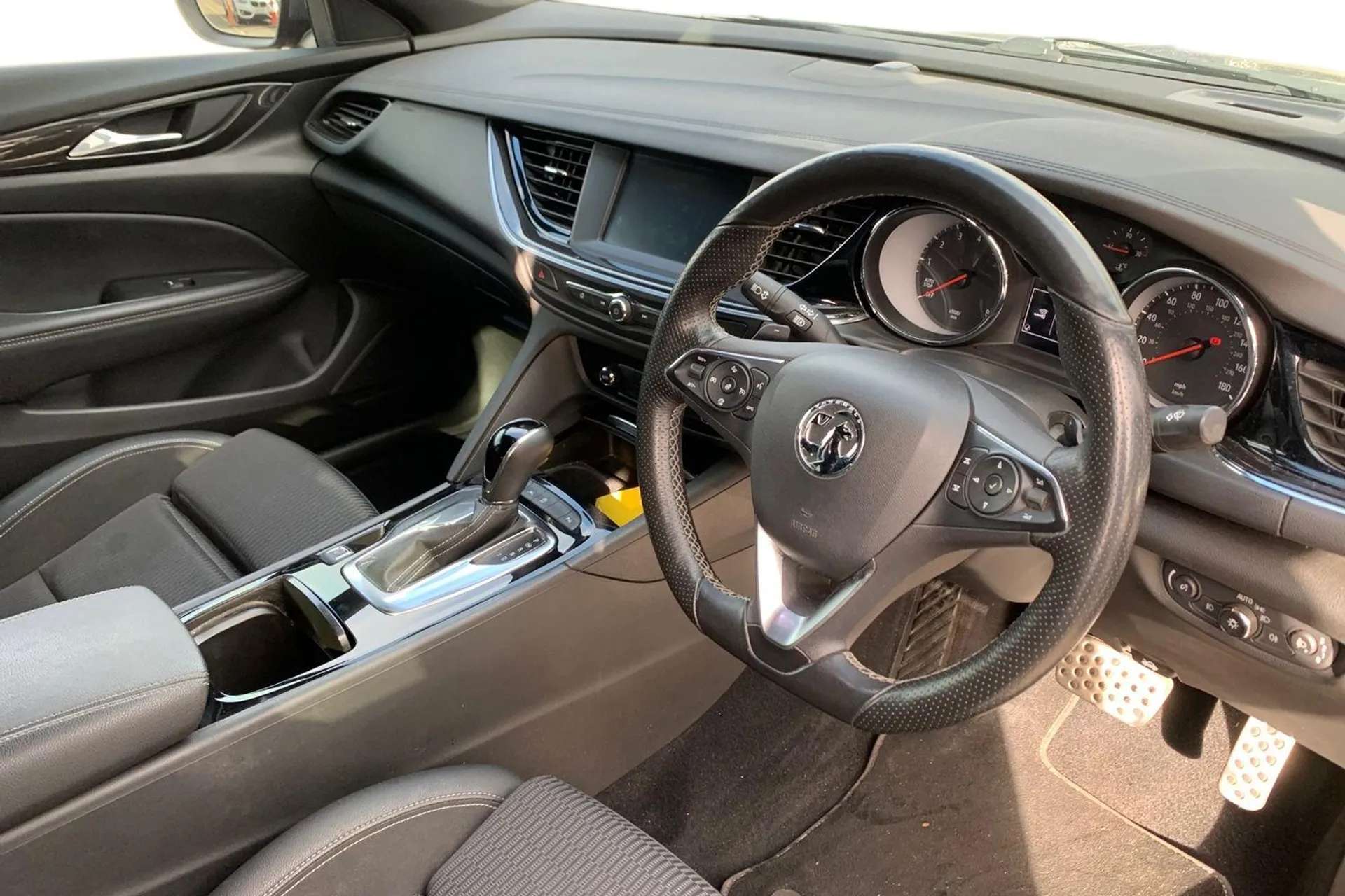 A 2019 VAUXHALL INSIGNIA 1.5T SRi Vx-line Nav 5dr Auto [Twin electrically adjustable and heated door mirrors, Traffic sign recognition, Solar heat absorbing windscreen with ti A 2019 VAUXHALL INSIGNIA 1.5T SRi Vx-line Nav 5dr Auto [Twin electrically adjustable and heated door mirrors, Traffic sign recognition, Solar heat absorbing windscreen with ti