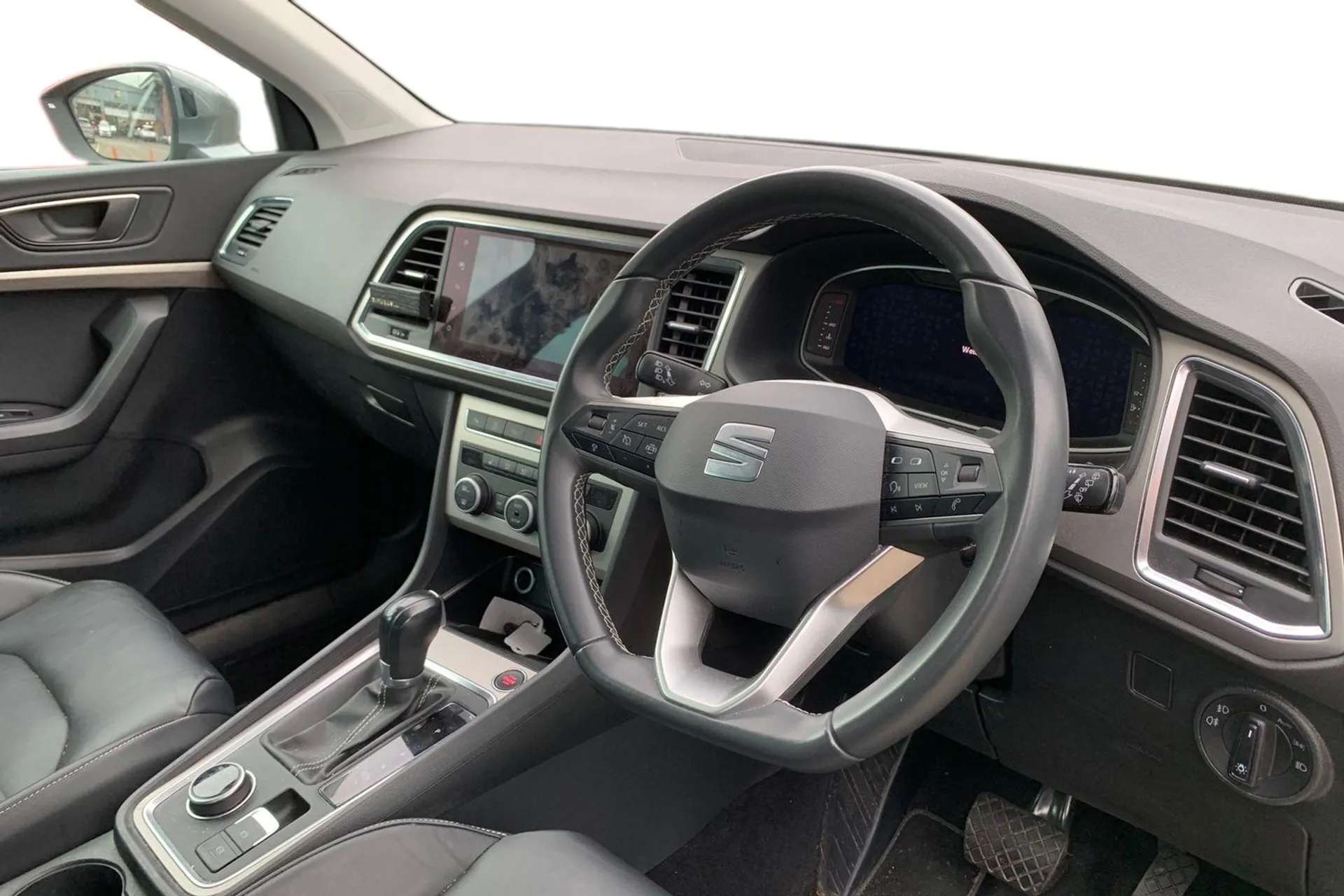 A 2023 SEAT ATECA 2.0 TSI Xperience Lux 5dr DSG 4Drive [ Self parking functionality (includes front and rear parking sensors) , Wireless phone charger , Rear view camer A 2023 SEAT ATECA 2.0 TSI Xperience Lux 5dr DSG 4Drive [ Self parking functionality (includes front and rear parking sensors) , Wireless phone charger , Rear view camer