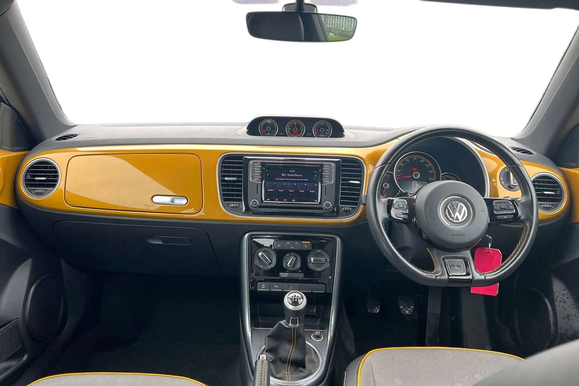 2018 VOLKSWAGEN BEETLE 2018 VOLKSWAGEN BEETLE