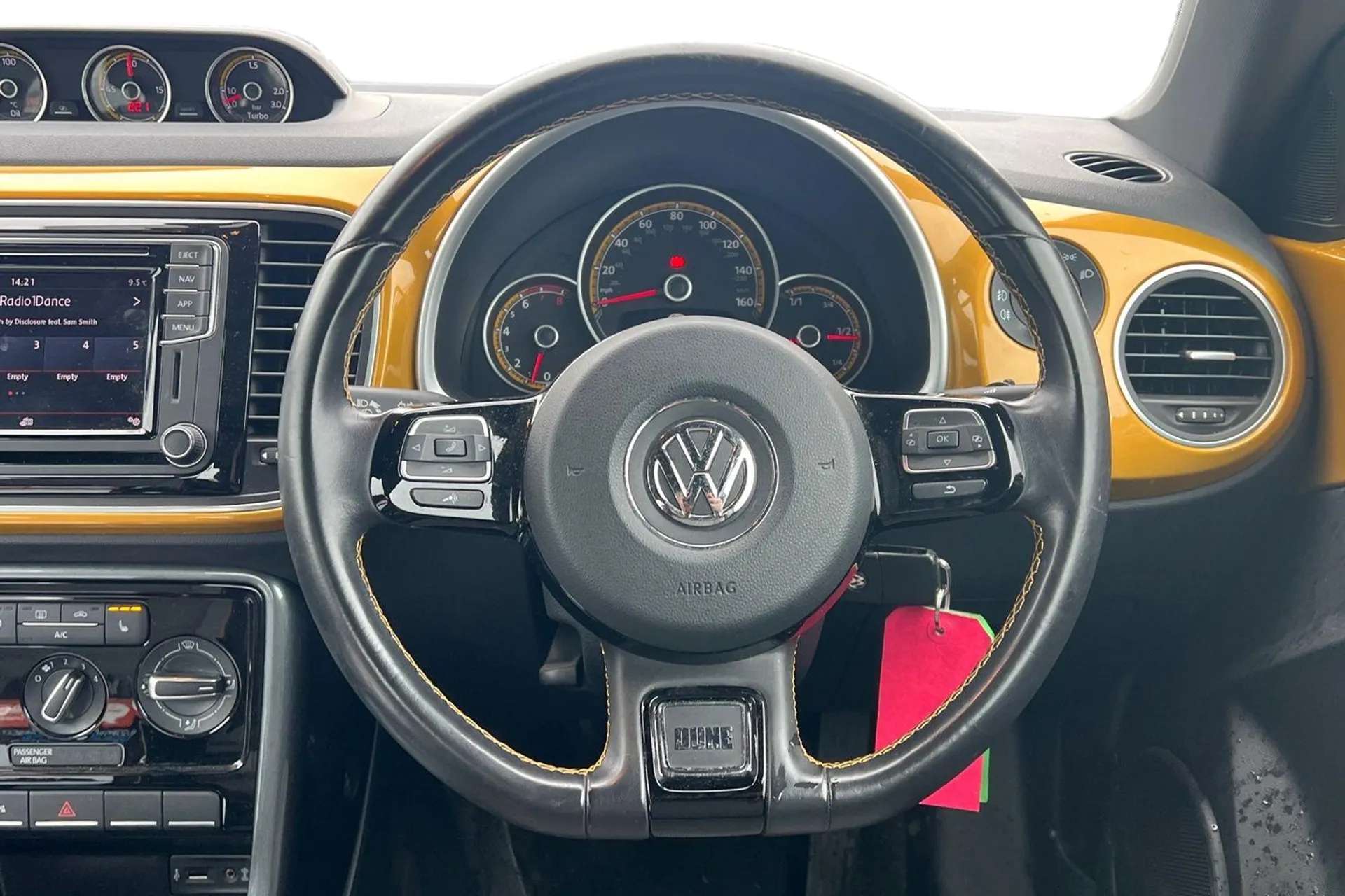 2018 VOLKSWAGEN BEETLE 2018 VOLKSWAGEN BEETLE