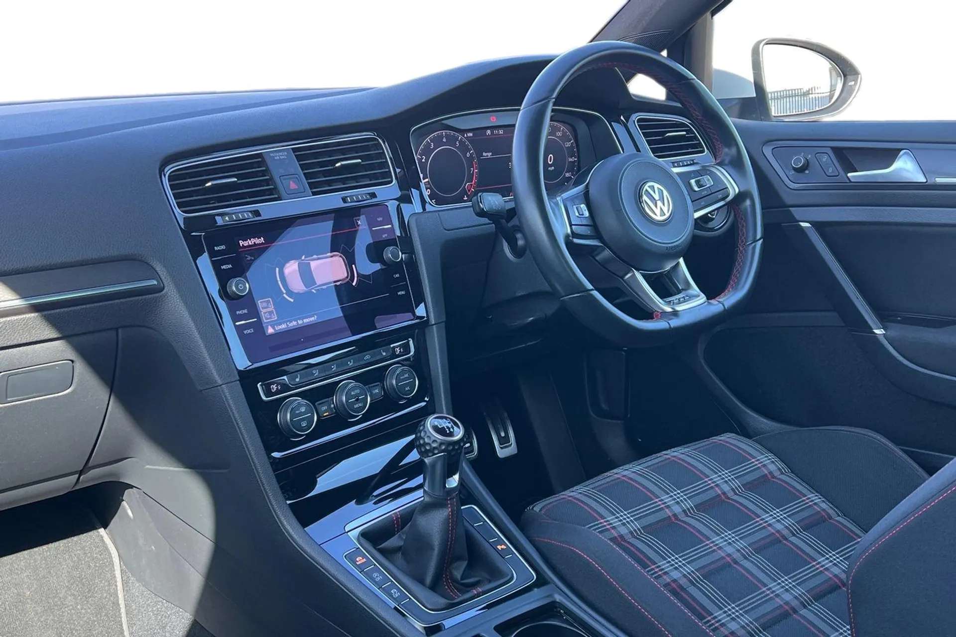A 2019 VOLKSWAGEN GOLF 2.0 TSI 245 GTI Performance 3dr [Driving Mode Selection with four preset modes, Multifunction computer with visual gear change recommendation, Battery A 2019 VOLKSWAGEN GOLF 2.0 TSI 245 GTI Performance 3dr [Driving Mode Selection with four preset modes, Multifunction computer with visual gear change recommendation, Battery