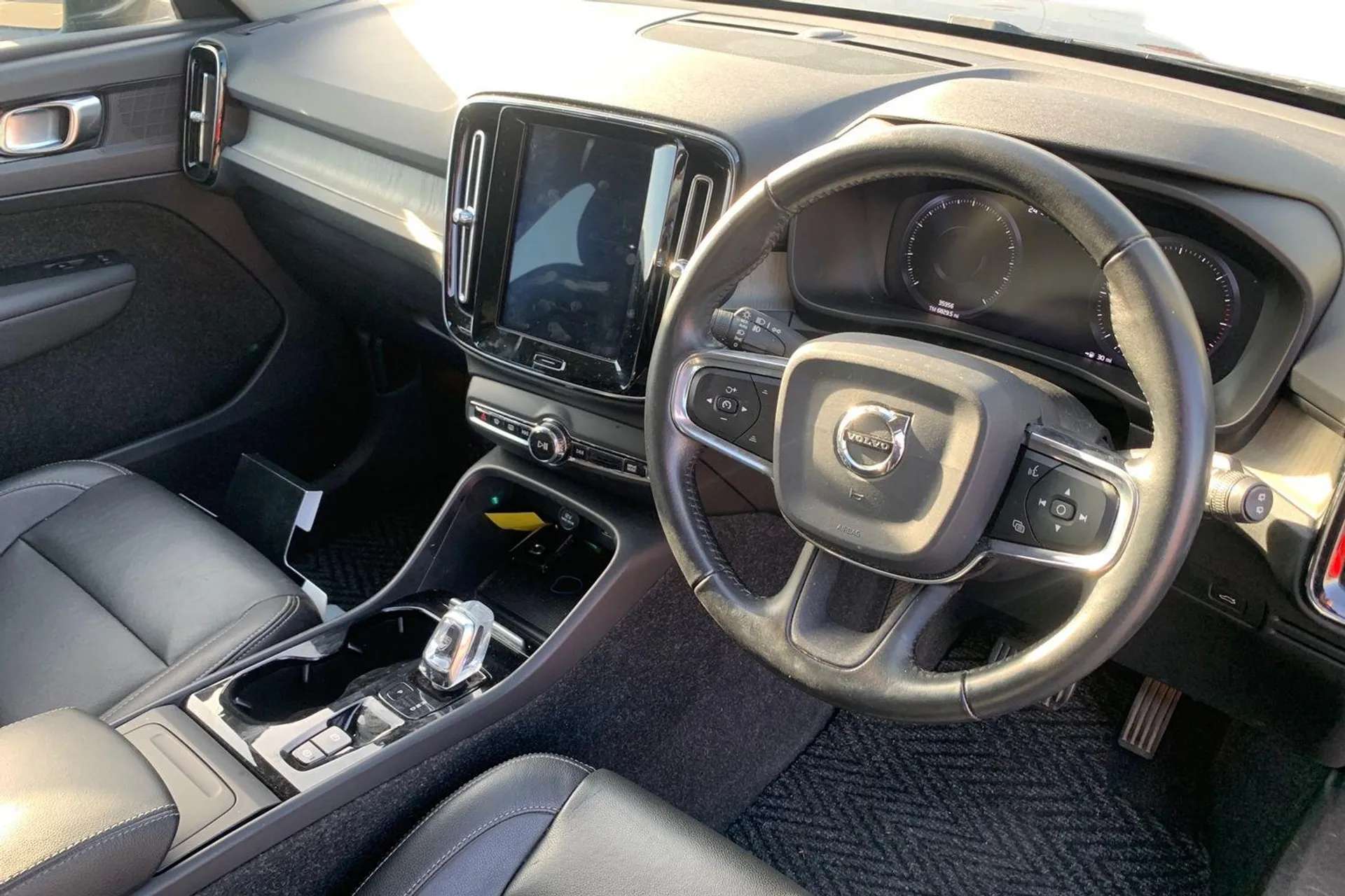 2018 VOLVO XC40 2018 VOLVO XC40