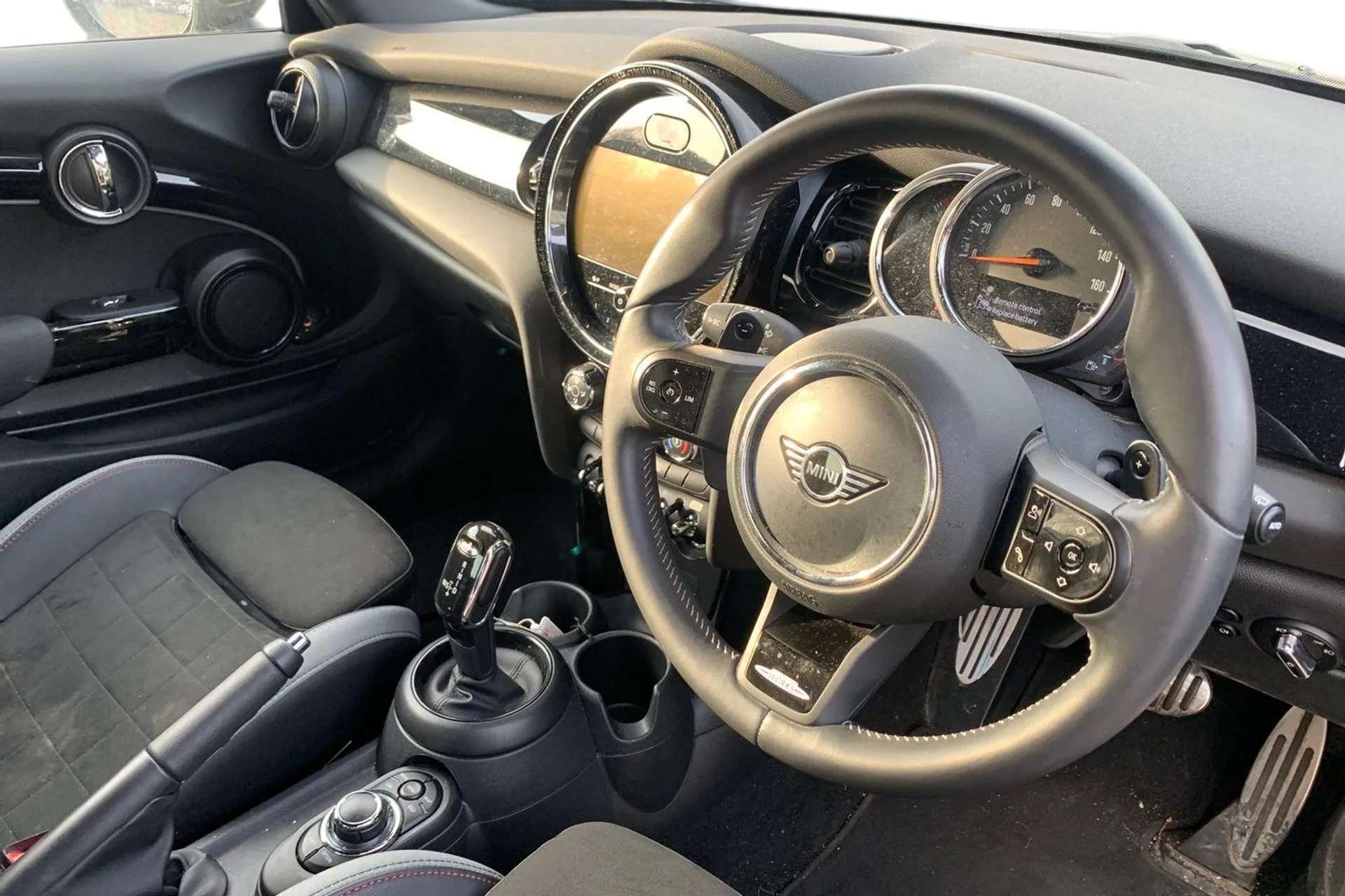 A 2022 MINI HATCH 2.0 Cooper S Sport 3dr Auto [ Flexible car sharing preparation , Rear park distance control , Cruise control with brake assist , Piano black exterior A 2022 MINI HATCH 2.0 Cooper S Sport 3dr Auto [ Flexible car sharing preparation , Rear park distance control , Cruise control with brake assist , Piano black exterior