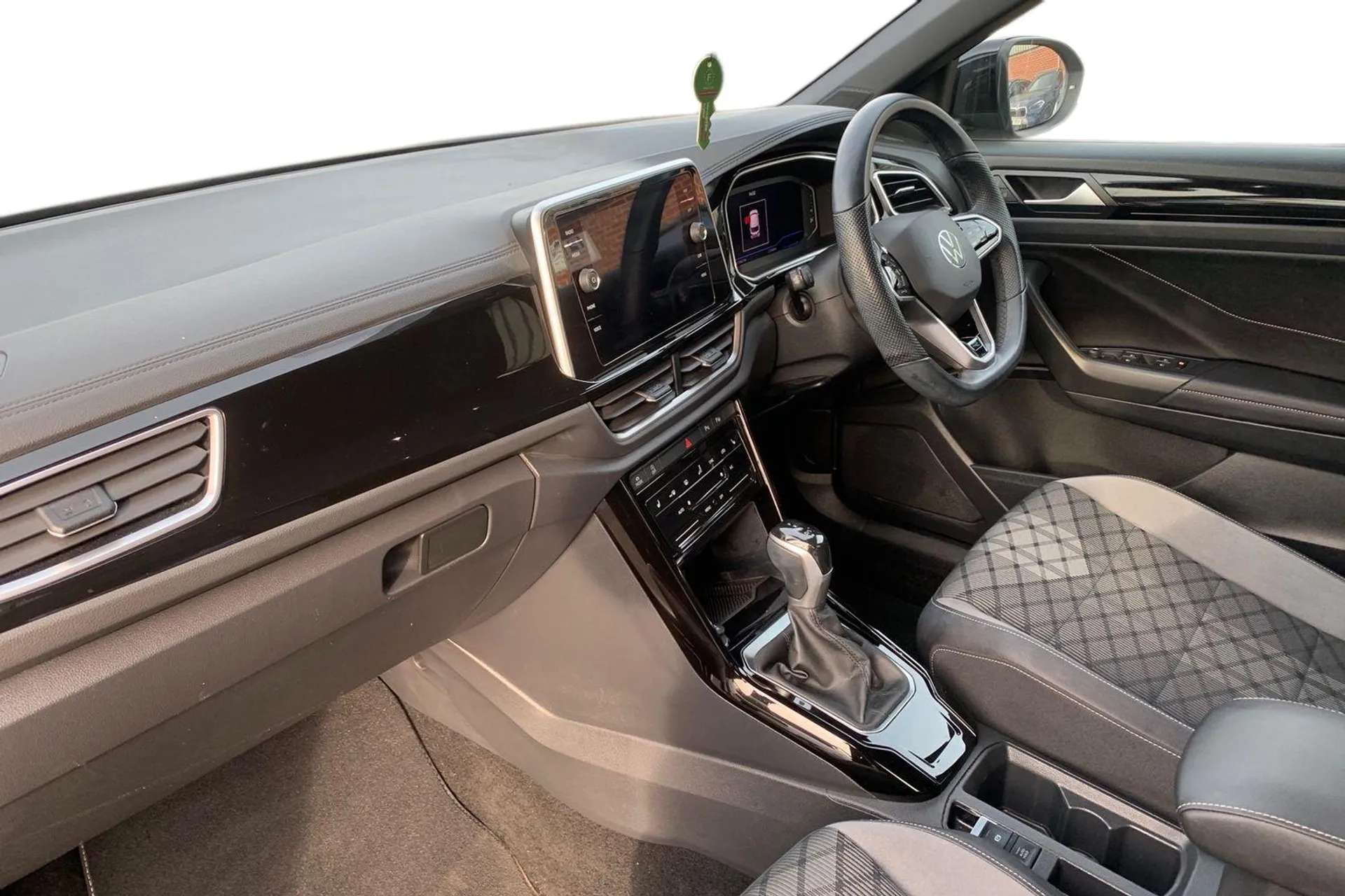 A 2023 VOLKSWAGEN T-ROC 1.5 TSI R-Line 5dr DSG [ Park assist including front and rear parking sensors , Tailgate/trunk lid release from outside , Driver assistance pack witho A 2023 VOLKSWAGEN T-ROC 1.5 TSI R-Line 5dr DSG [ Park assist including front and rear parking sensors , Tailgate/trunk lid release from outside , Driver assistance pack witho