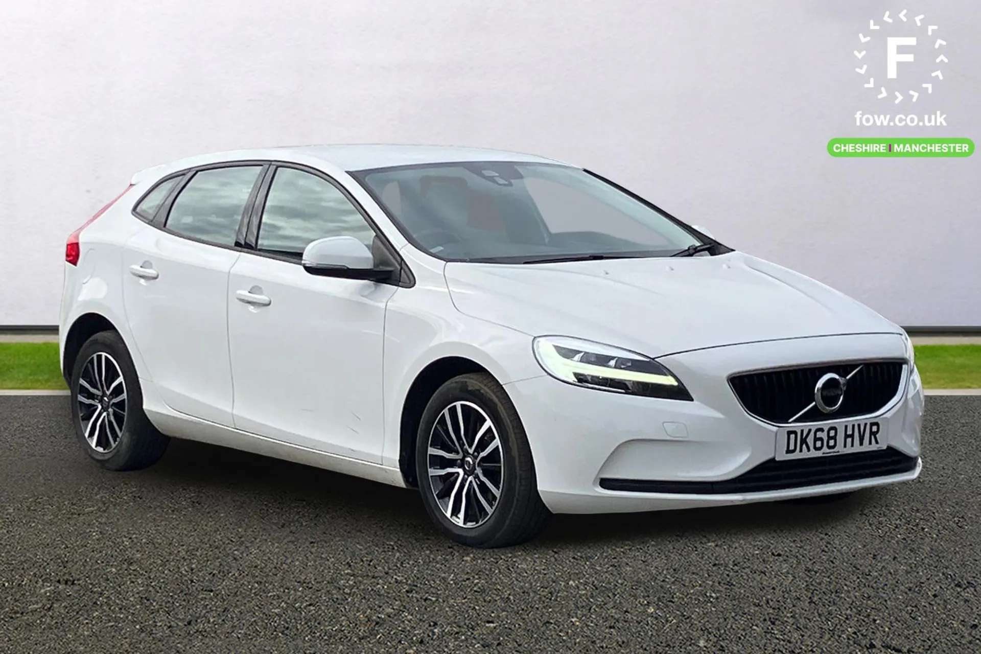 2018 VOLVO V40 2018 VOLVO V40