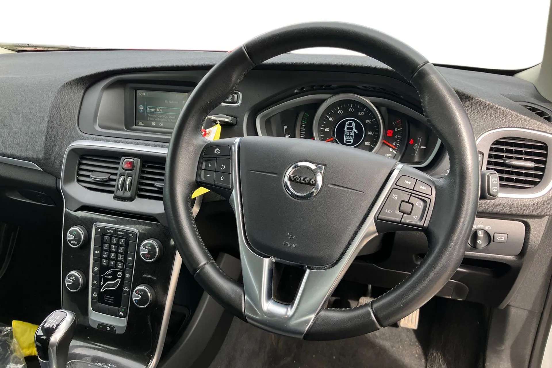 2018 VOLVO V40 2018 VOLVO V40