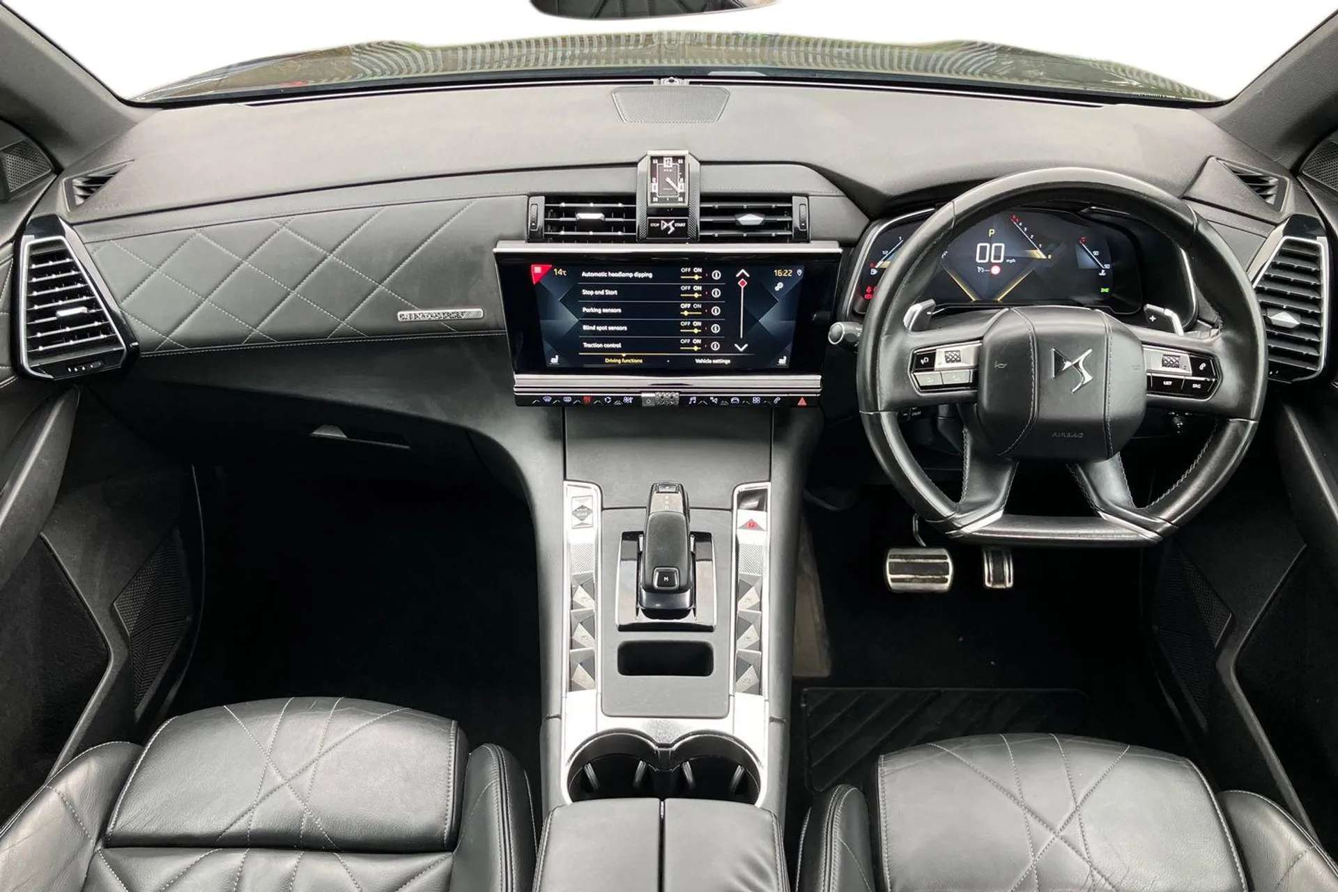 A 2019 DS DS 7 CROSSBACK 2.0 BlueHDi Prestige 5dr EAT8 [ Auto comfort pack , Front parking sensors , Rear parking sensors , Wireless charging for smartphone , Advanced technol A 2019 DS DS 7 CROSSBACK 2.0 BlueHDi Prestige 5dr EAT8 [ Auto comfort pack , Front parking sensors , Rear parking sensors , Wireless charging for smartphone , Advanced technol