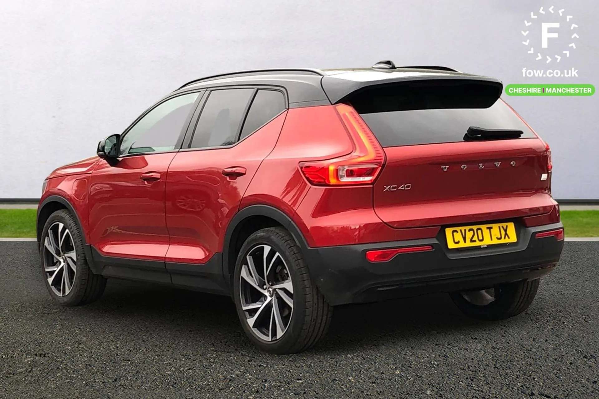 2020 VOLVO XC40 2020 VOLVO XC40