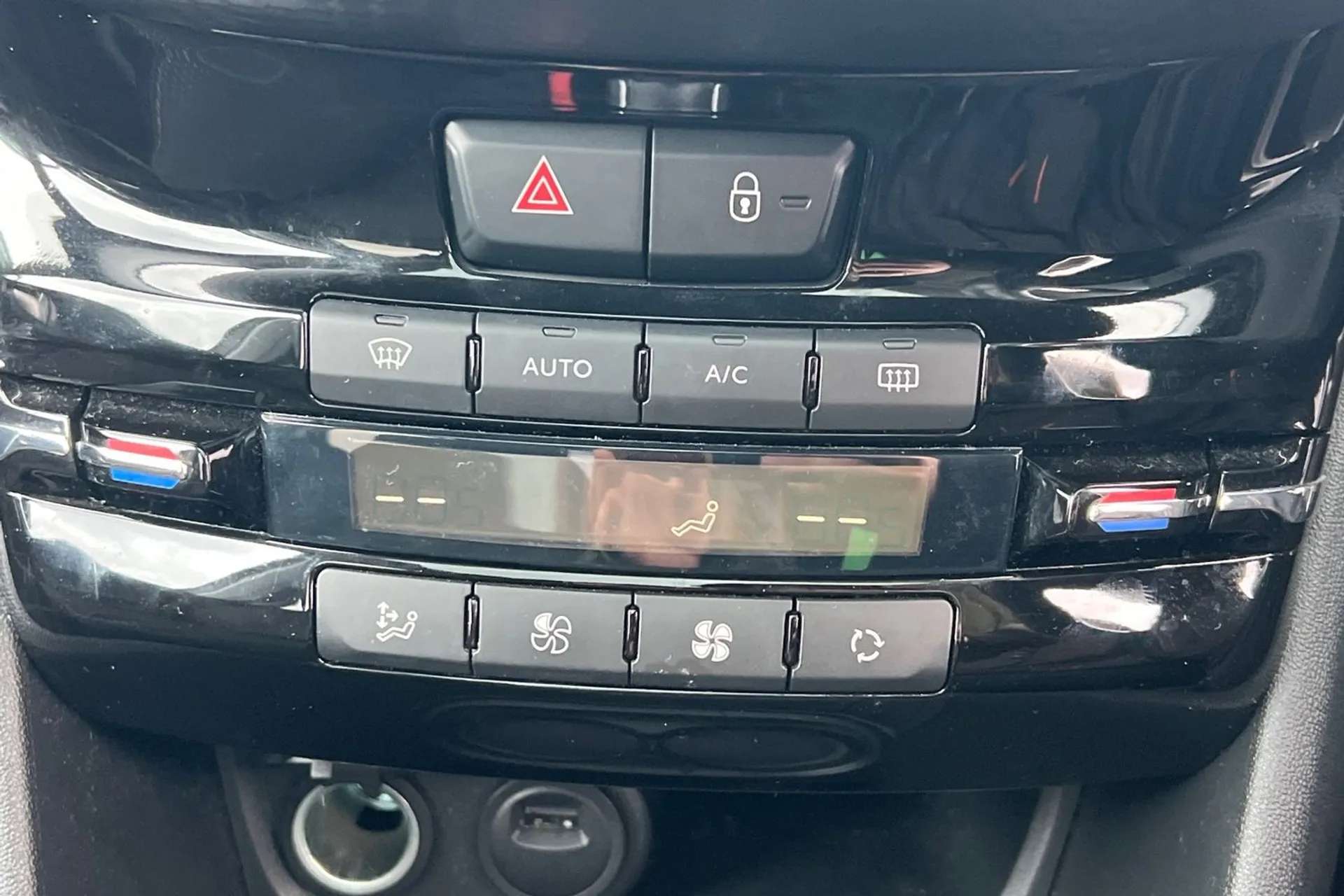 2019 PEUGEOT 208 2019 PEUGEOT 208