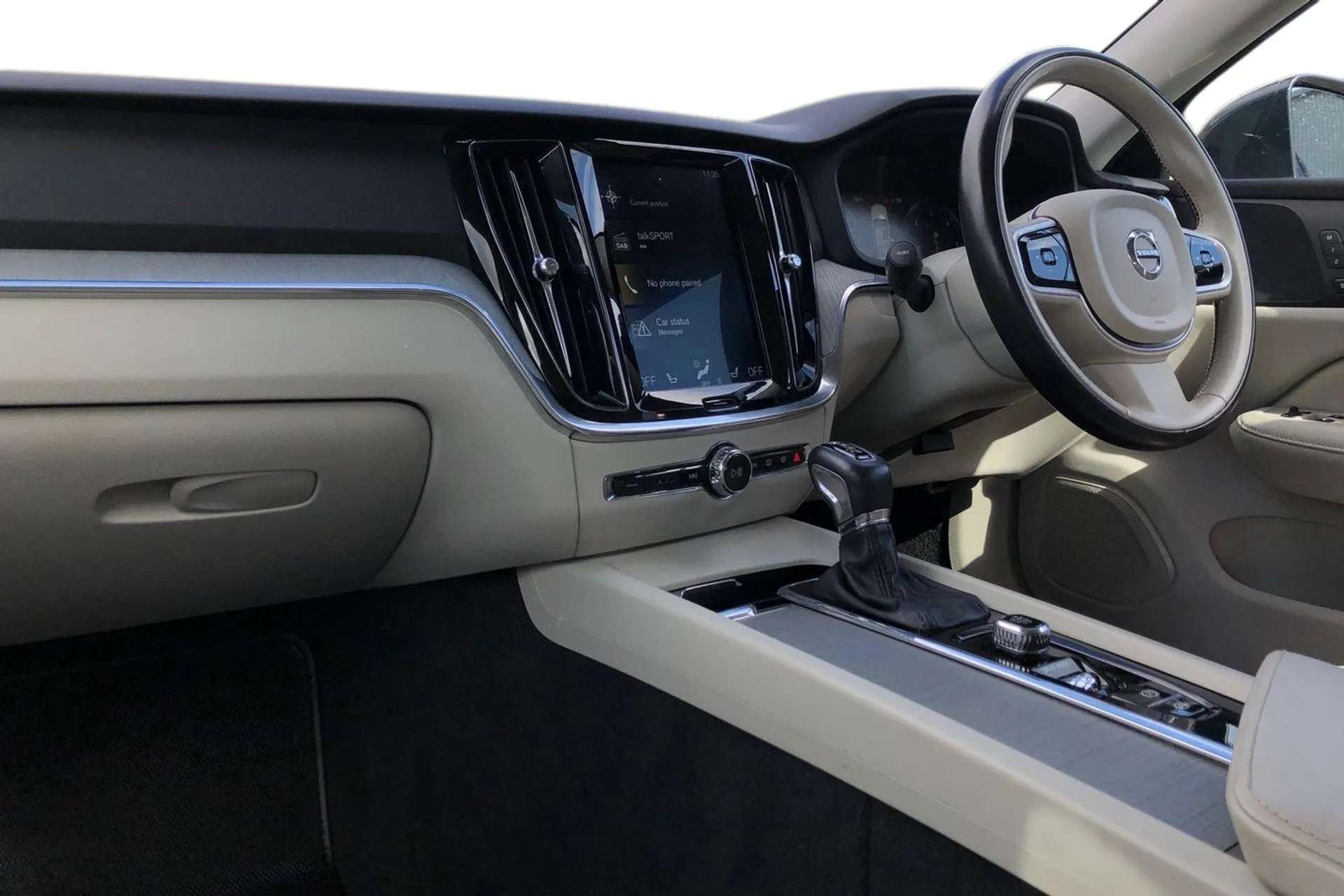 2019 VOLVO V60 2019 VOLVO V60