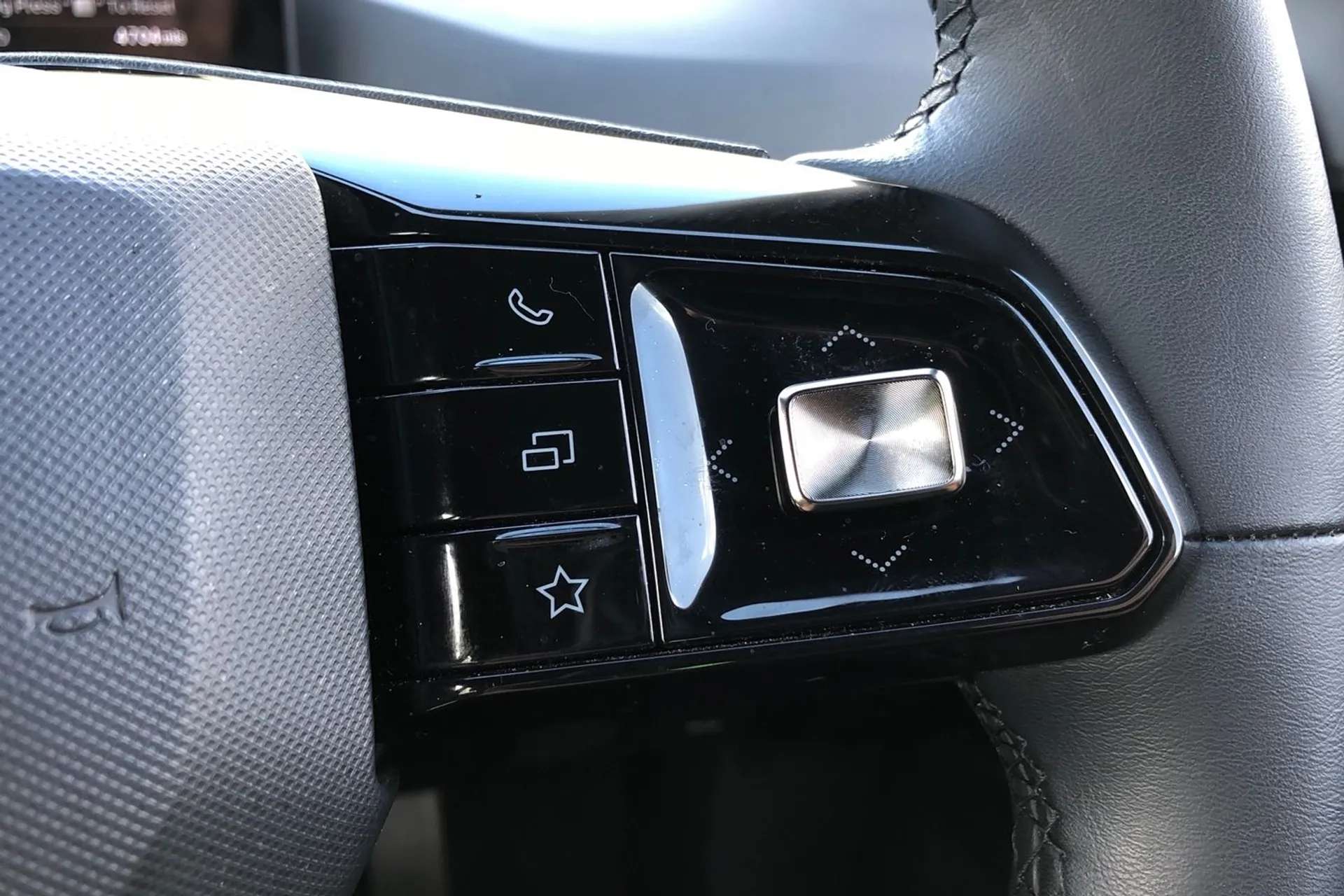 2024 MG MOTOR UK MG4 2024 MG MOTOR UK MG4