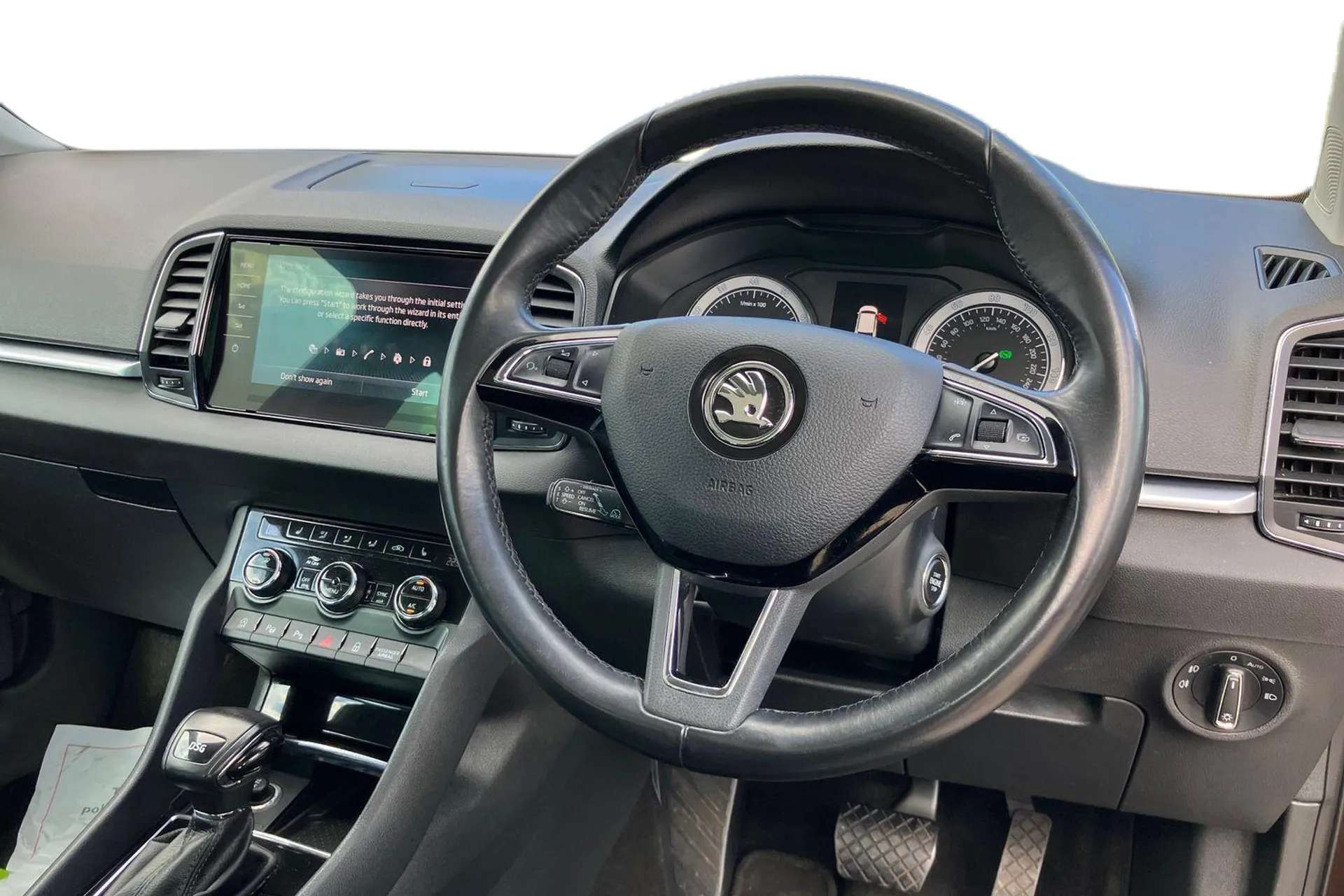 A 2018 SKODA KAROQ 1.5 TSI Edition 5dr DSG [ Scuff plates in door sills , Assistance Package 1 , Park assist , Auto light assist including automatic high beam lights, au A 2018 SKODA KAROQ 1.5 TSI Edition 5dr DSG [ Scuff plates in door sills , Assistance Package 1 , Park assist , Auto light assist including automatic high beam lights, au