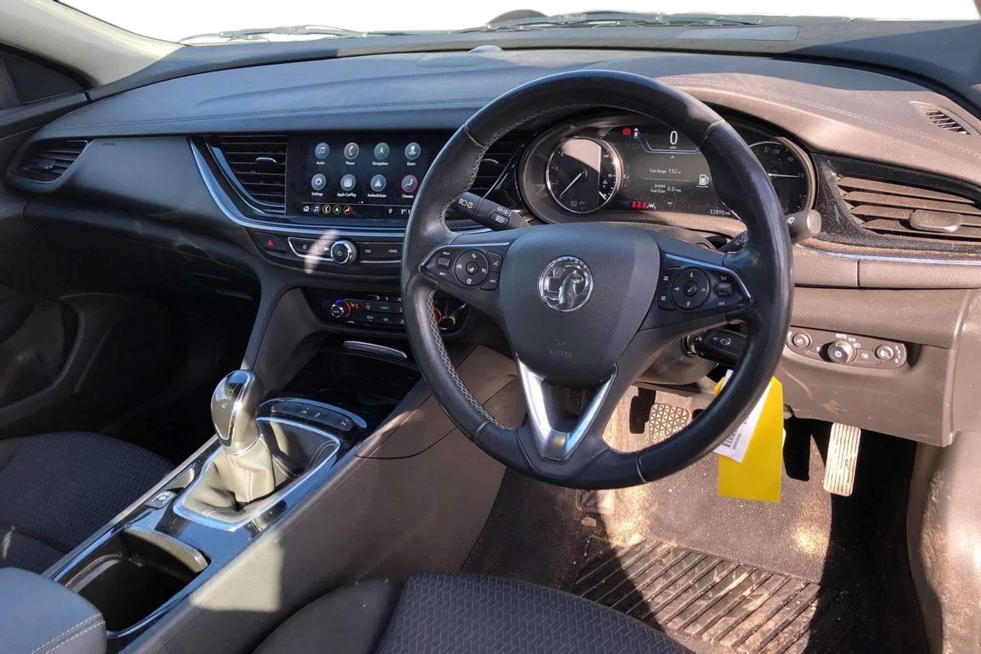 A 2022 VAUXHALL INSIGNIA 1.5 Turbo D SE Edition 5dr [ Driver Assistance Pack 1 , Front camera system , Parking distance sensors front and rear with audible warning and distanc A 2022 VAUXHALL INSIGNIA 1.5 Turbo D SE Edition 5dr [ Driver Assistance Pack 1 , Front camera system , Parking distance sensors front and rear with audible warning and distanc