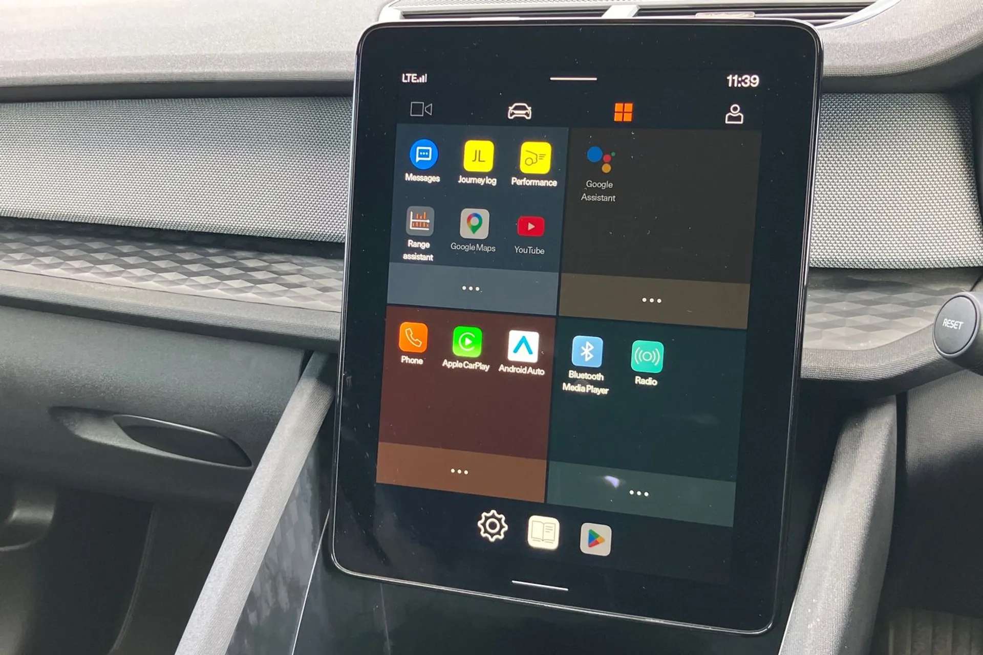 2022 POLESTAR 2 2022 POLESTAR 2