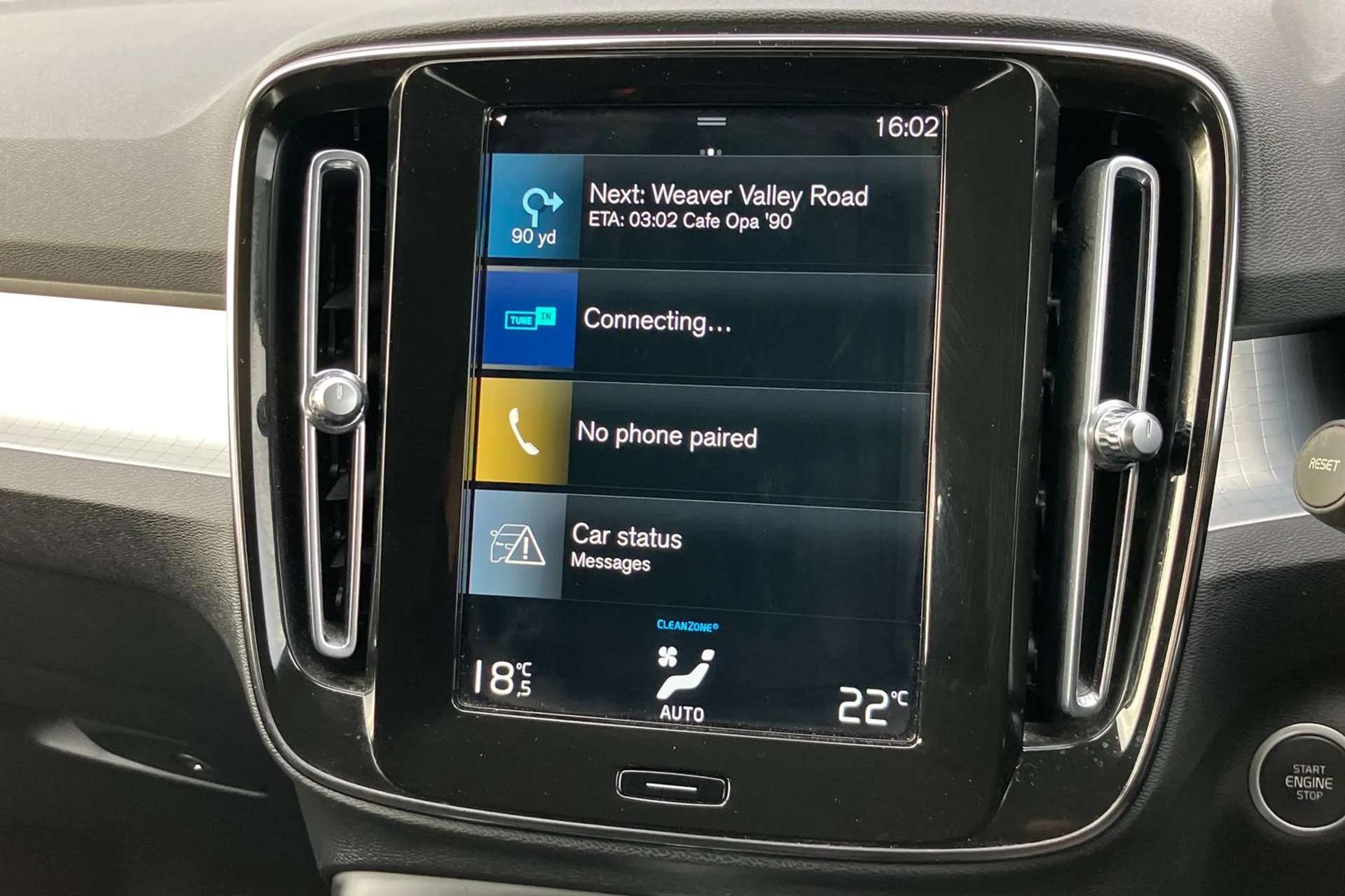 2020 VOLVO XC40 2020 VOLVO XC40