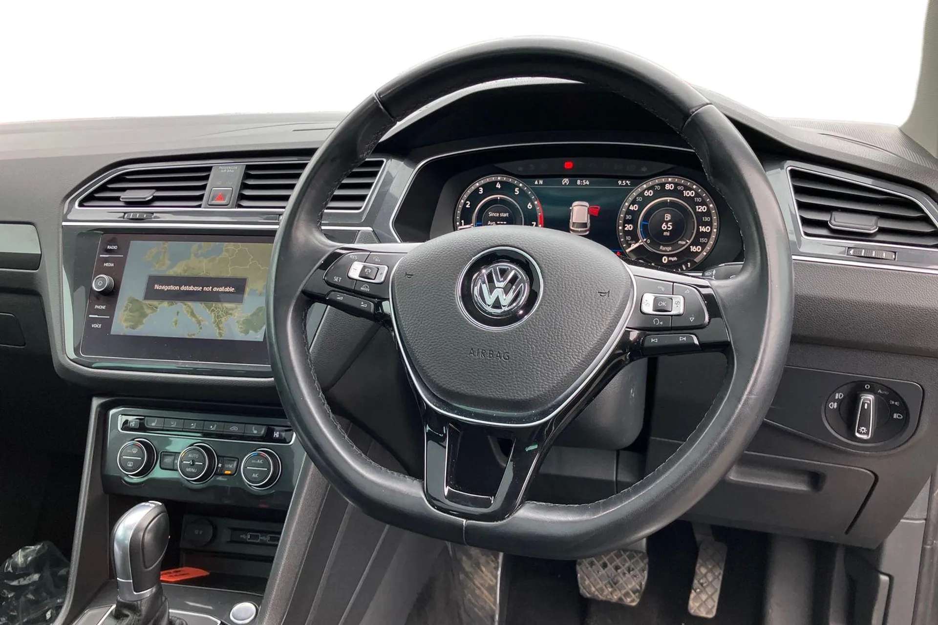 A 2018 VOLKSWAGEN TIGUAN 2.0 TSi 180 4Motion SEL 5dr DSG [ Ambient lighting pack , Headlight washers , Rear-view camera with Park Assist , Keyless entry with electric boot lid A 2018 VOLKSWAGEN TIGUAN 2.0 TSi 180 4Motion SEL 5dr DSG [ Ambient lighting pack , Headlight washers , Rear-view camera with Park Assist , Keyless entry with electric boot lid