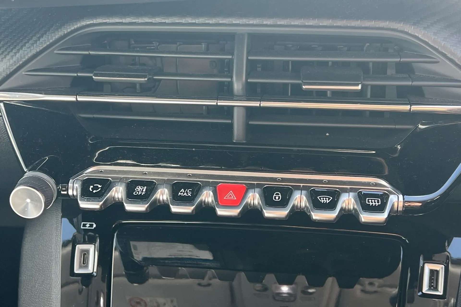 2021 PEUGEOT 2008 2021 PEUGEOT 2008