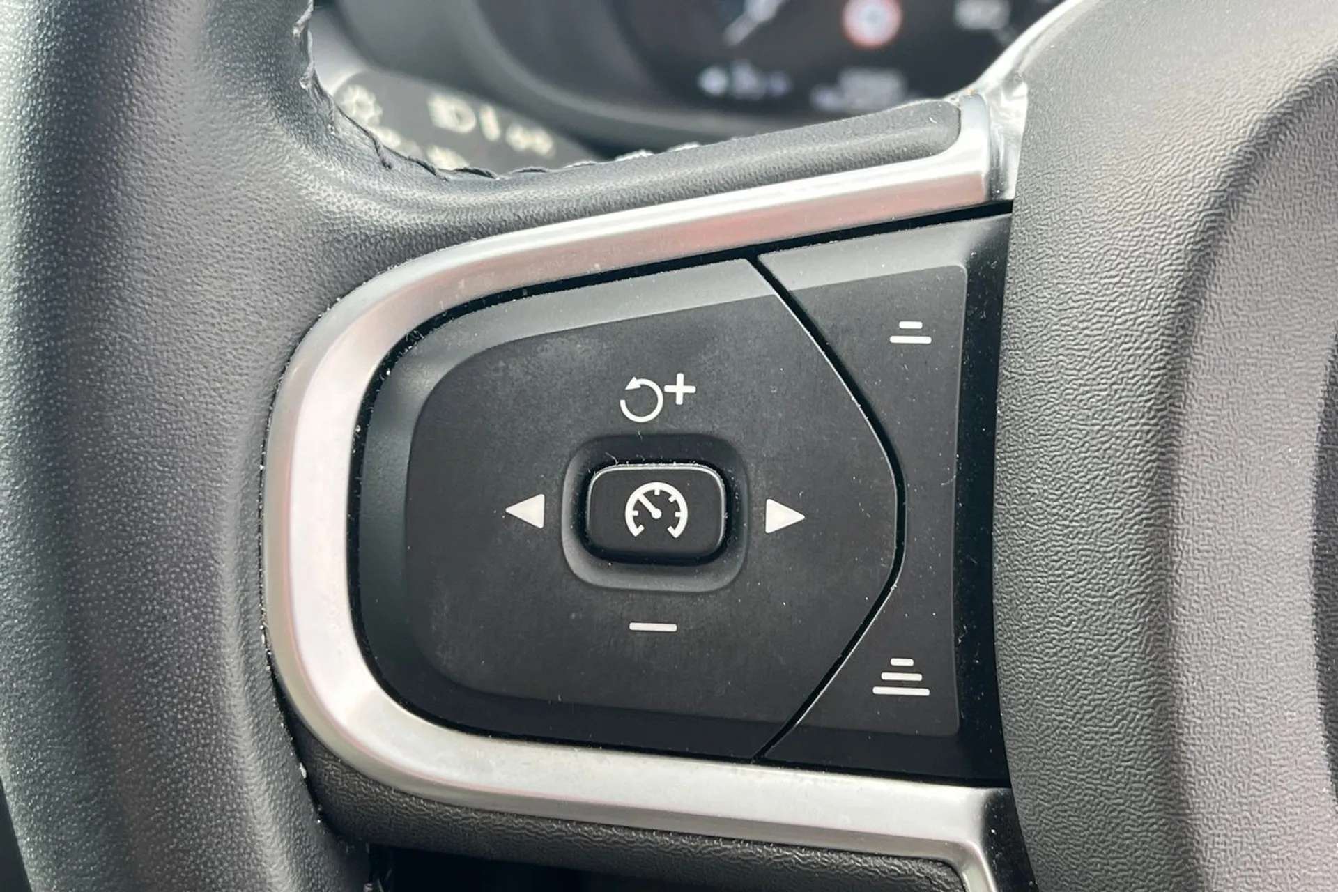 2021 VOLVO XC60 2021 VOLVO XC60