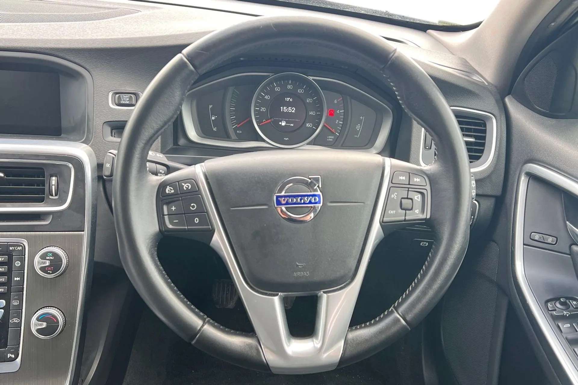 2016 VOLVO V60 2016 VOLVO V60