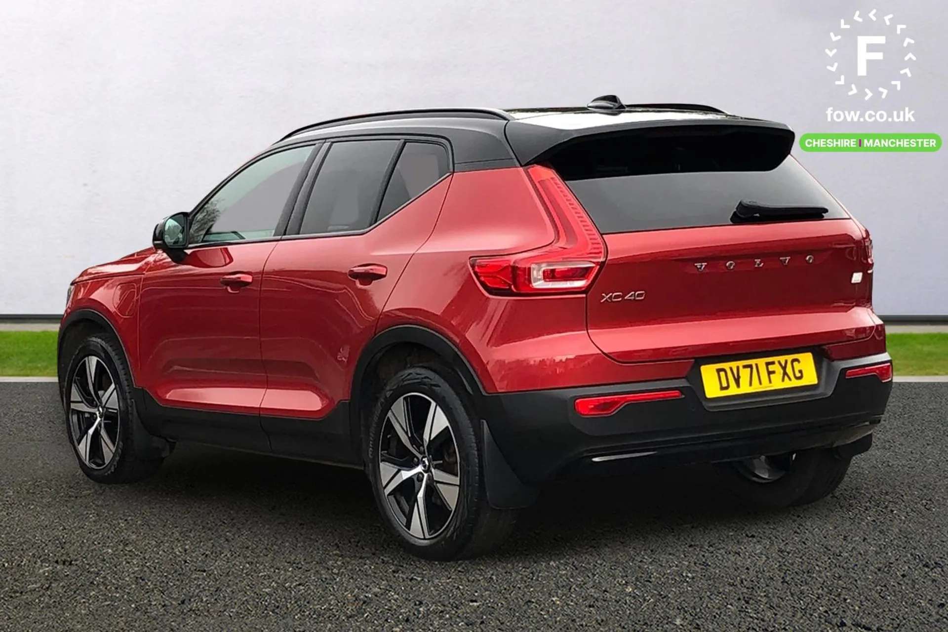 2021 VOLVO XC40 2021 VOLVO XC40
