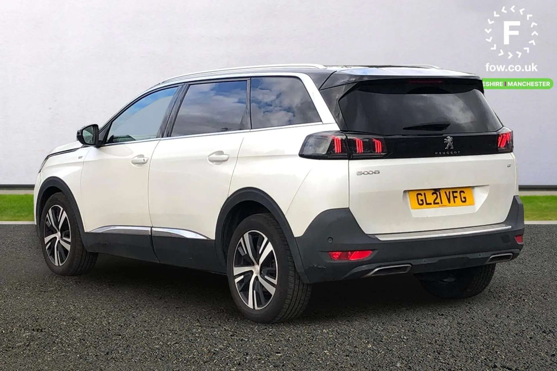 2021 PEUGEOT 5008 2021 PEUGEOT 5008