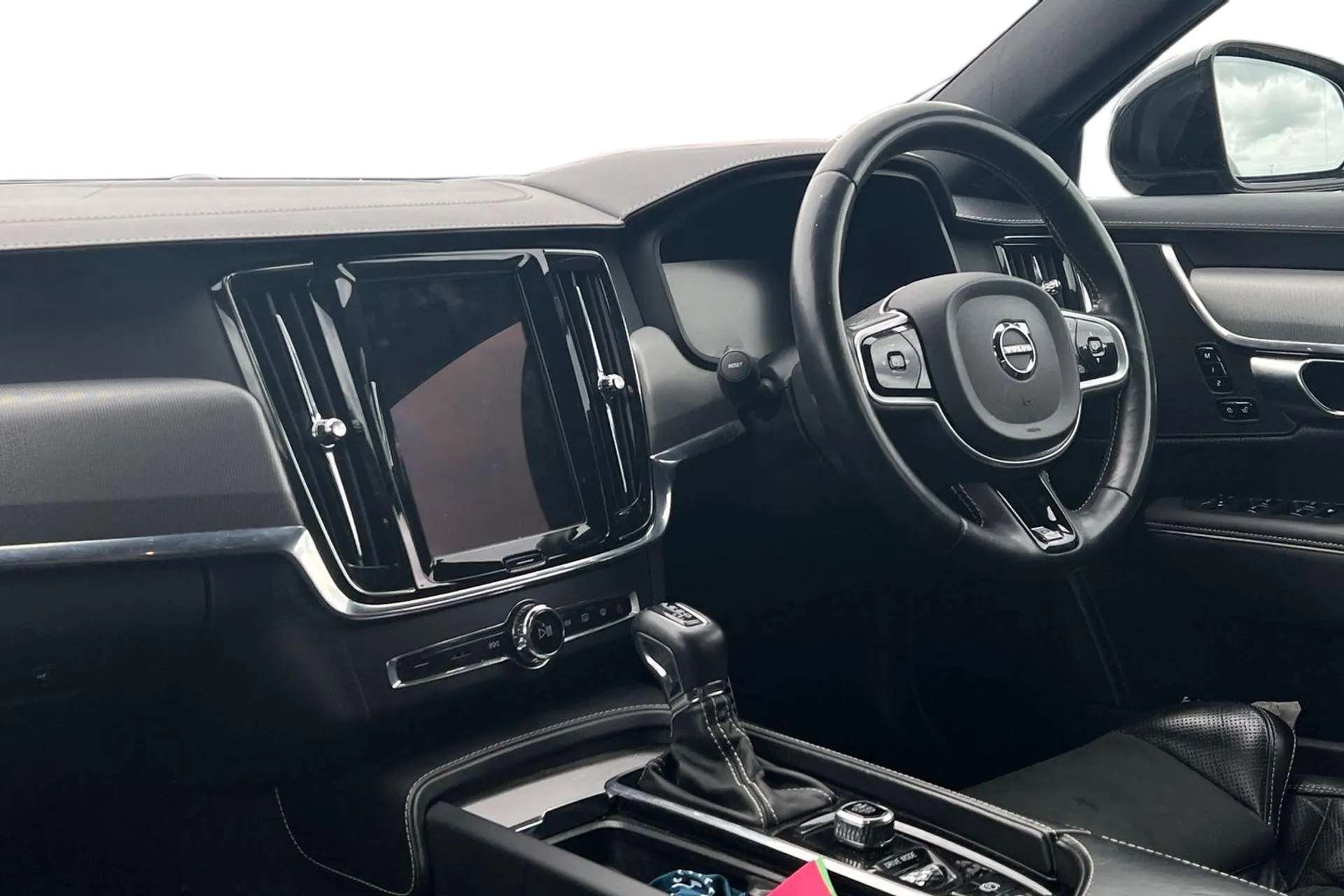 2019 VOLVO V90 2019 VOLVO V90