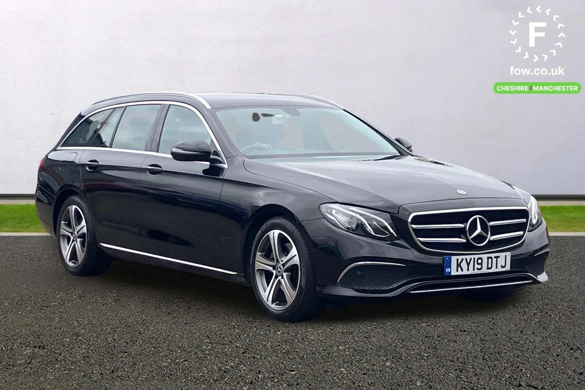 A 2019 MERCEDES-BENZ E CLASS E 200 SE 5dr 9G-Tronic [ Park assist pilot with front and rear park assist, LED High Performance headlamps including integral LED daytime Running lamp A 2019 MERCEDES-BENZ E CLASS E 200 SE 5dr 9G-Tronic [ Park assist pilot with front and rear park assist, LED High Performance headlamps including integral LED daytime Running lamp