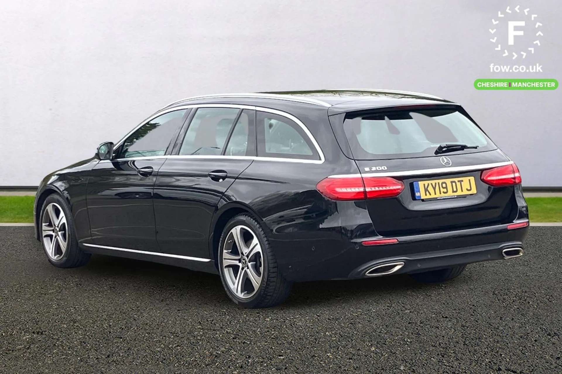 A 2019 MERCEDES-BENZ E CLASS E 200 SE 5dr 9G-Tronic [ Park assist pilot with front and rear park assist, LED High Performance headlamps including integral LED daytime Running lamp A 2019 MERCEDES-BENZ E CLASS E 200 SE 5dr 9G-Tronic [ Park assist pilot with front and rear park assist, LED High Performance headlamps including integral LED daytime Running lamp