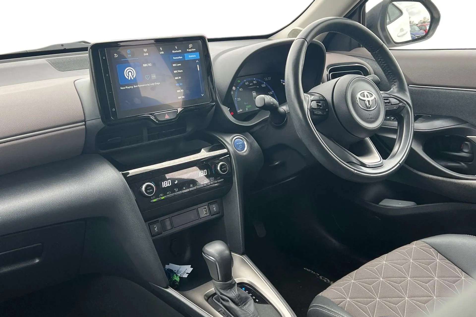 2022 TOYOTA YARIS CROSS 2022 TOYOTA YARIS CROSS