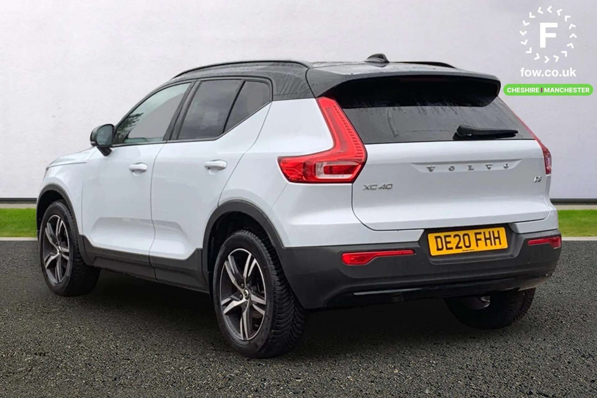 A 2020 VOLVO XC40 2.0 D3 R DESIGN 5dr Geartronic [ DSTC-Dynamic Stability and Traction Control, 12.3" Active TFT crystal driver's instrument display, LED Headlights + A A 2020 VOLVO XC40 2.0 D3 R DESIGN 5dr Geartronic [ DSTC-Dynamic Stability and Traction Control, 12.3" Active TFT crystal driver's instrument display, LED Headlights + A