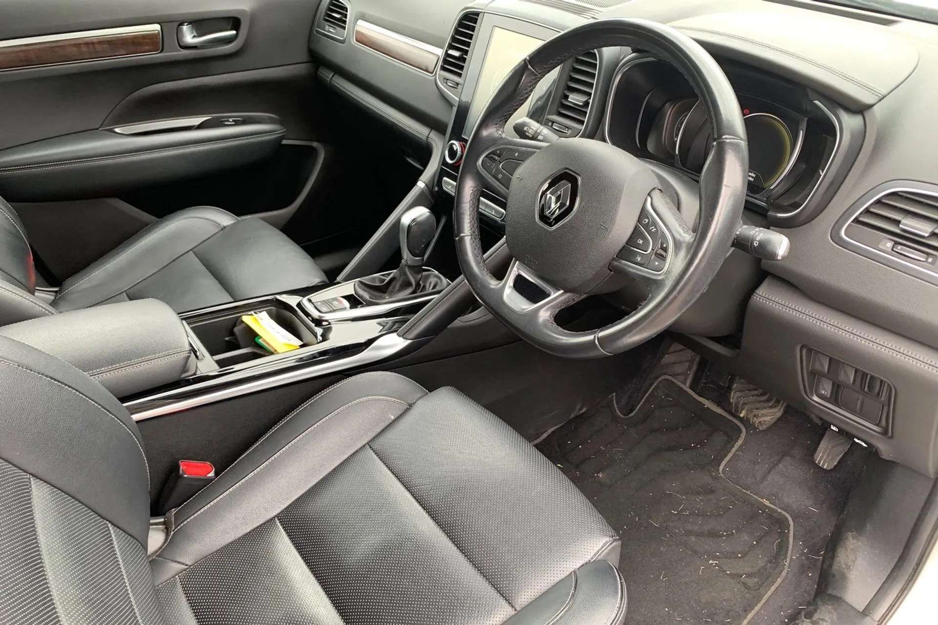 A 2019 RENAULT KOLEOS 2.0 dCi GT Line 5dr 2WD X-Tronic [Rear parking camera with front and rear parking sensors, Visio system - lane departure warning, traffic sign recogni A 2019 RENAULT KOLEOS 2.0 dCi GT Line 5dr 2WD X-Tronic [Rear parking camera with front and rear parking sensors, Visio system - lane departure warning, traffic sign recogni