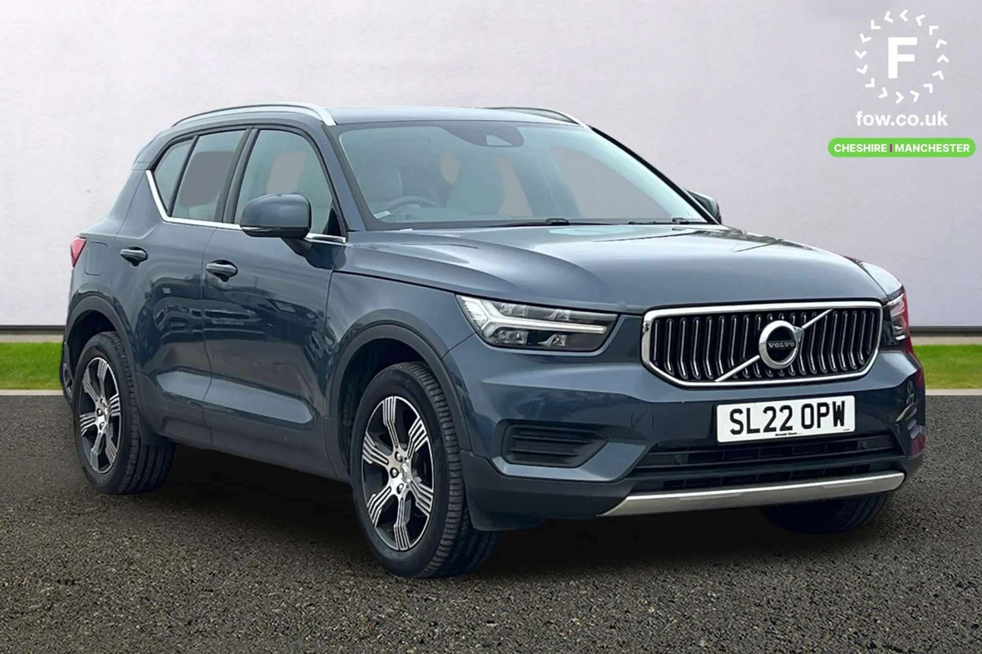 2022 VOLVO XC40 2022 VOLVO XC40
