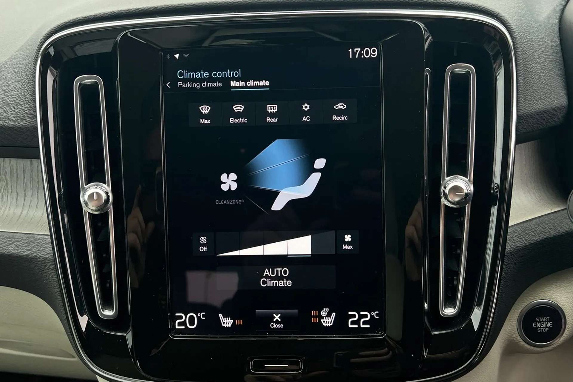 2022 VOLVO XC40 2022 VOLVO XC40