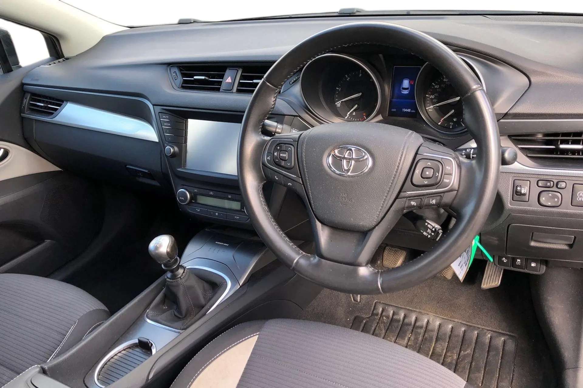 2016 TOYOTA AVENSIS 2016 TOYOTA AVENSIS