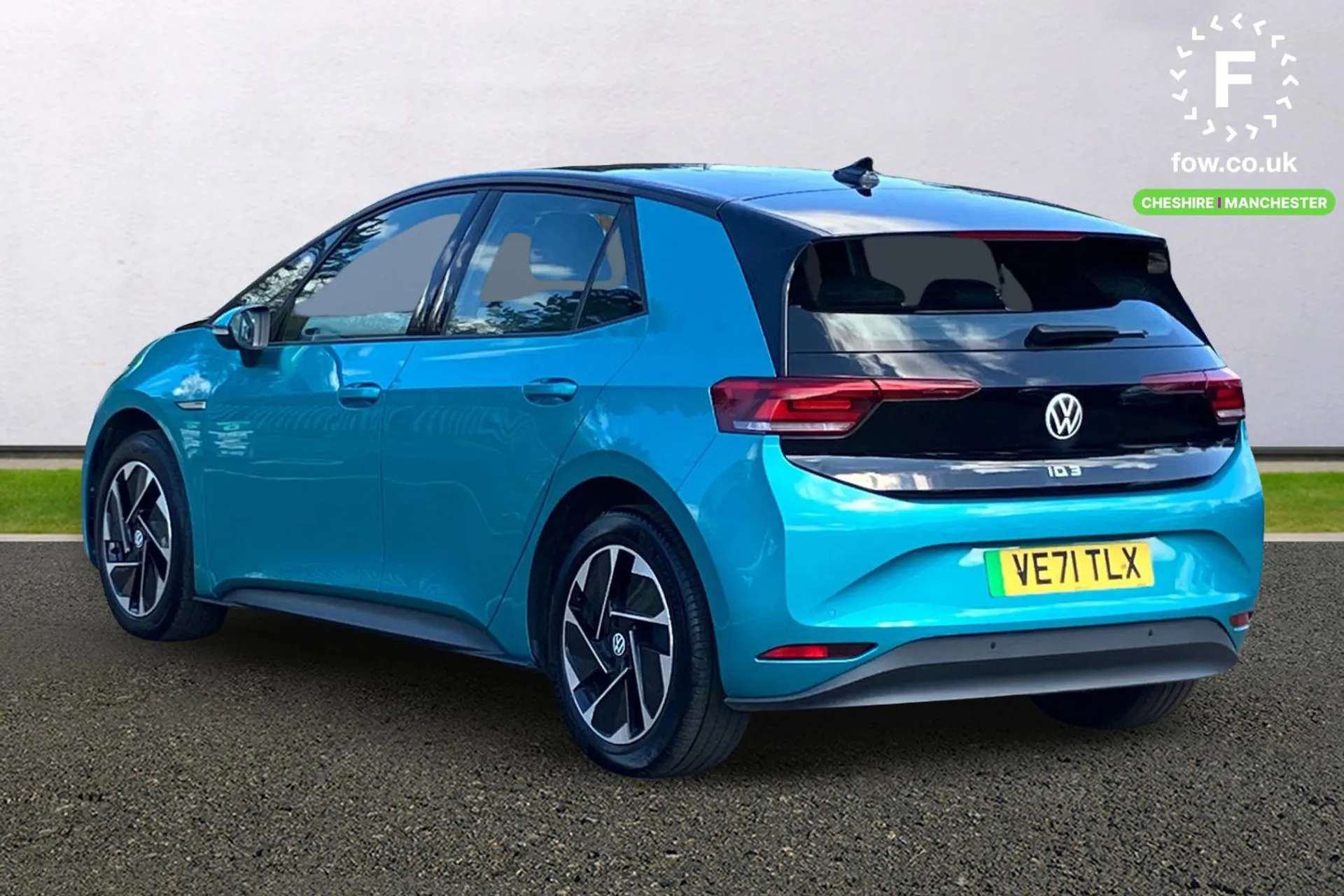 A 2022 VOLKSWAGEN ID.3 107KW Life Pro 58kWh 5dr Auto [ Remote tailgate unlocking , Front and rear parking sensors , Bluetooth connectivity , Infotainment pack with wireless A 2022 VOLKSWAGEN ID.3 107KW Life Pro 58kWh 5dr Auto [ Remote tailgate unlocking , Front and rear parking sensors , Bluetooth connectivity , Infotainment pack with wireless