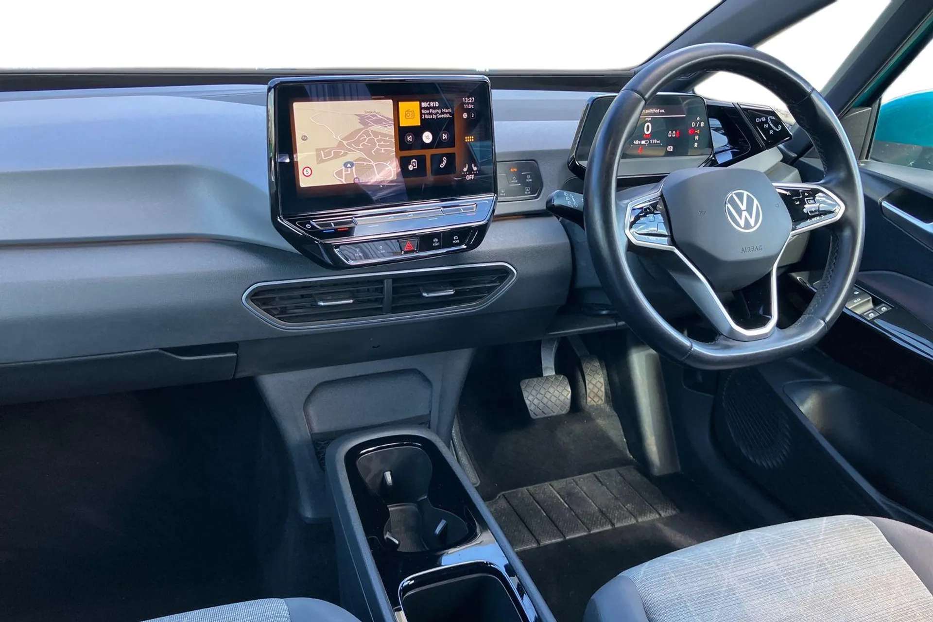 A 2022 VOLKSWAGEN ID.3 107KW Life Pro 58kWh 5dr Auto [ Remote tailgate unlocking , Front and rear parking sensors , Bluetooth connectivity , Infotainment pack with wireless A 2022 VOLKSWAGEN ID.3 107KW Life Pro 58kWh 5dr Auto [ Remote tailgate unlocking , Front and rear parking sensors , Bluetooth connectivity , Infotainment pack with wireless