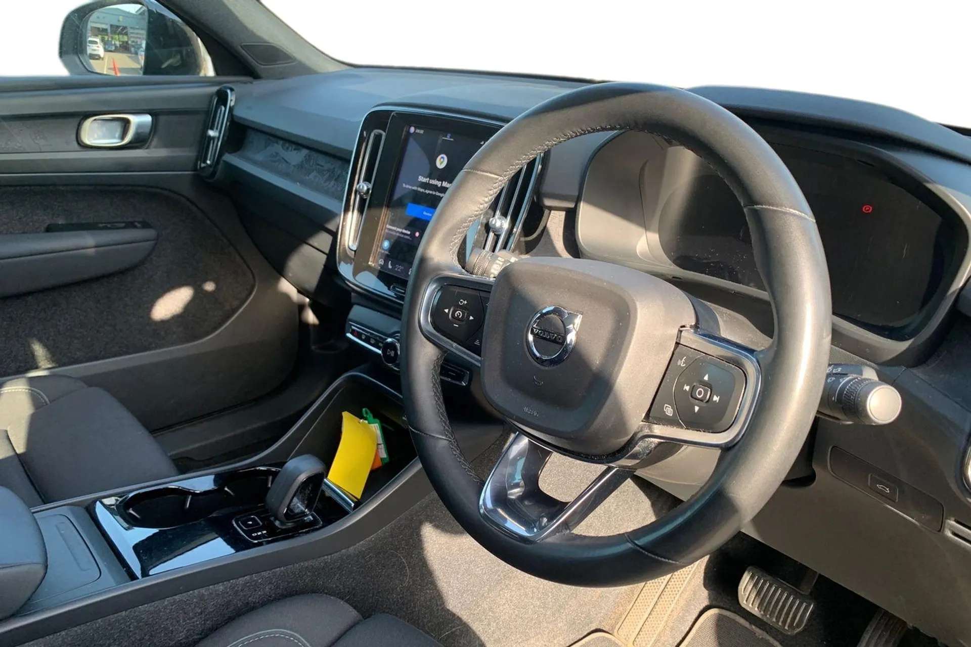 2022 VOLVO C40 2022 VOLVO C40