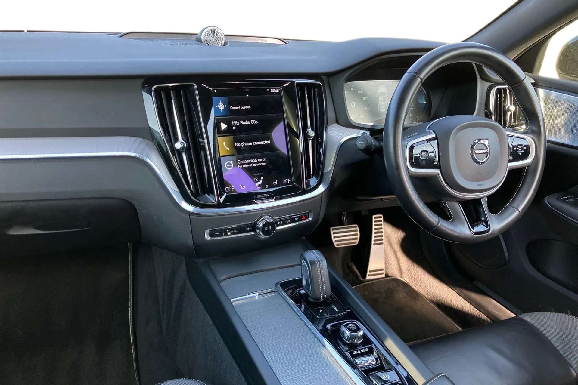 A 2021 VOLVO V60 2.0 B6P R DESIGN 5dr AWD Auto [Bowers and Wilkins Pack,Smartphone Integration includes Apple CarPlay and Android Auto,Parking Camera 360 Surround View A 2021 VOLVO V60 2.0 B6P R DESIGN 5dr AWD Auto [Bowers and Wilkins Pack,Smartphone Integration includes Apple CarPlay and Android Auto,Parking Camera 360 Surround View