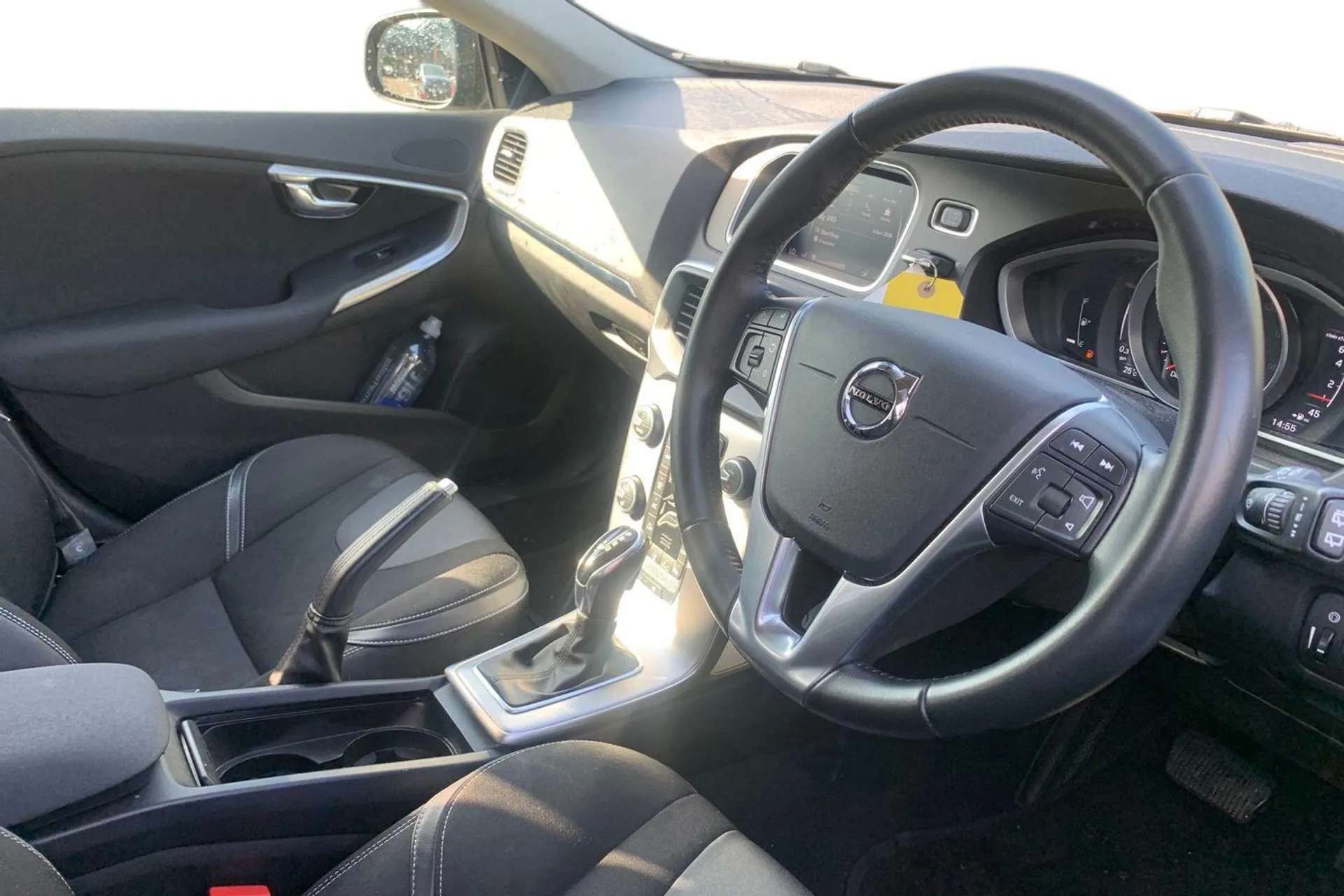 2018 VOLVO V40 2018 VOLVO V40