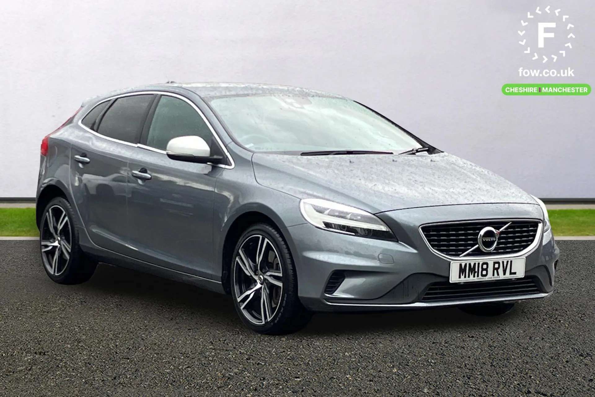 2018 VOLVO V40 2018 VOLVO V40