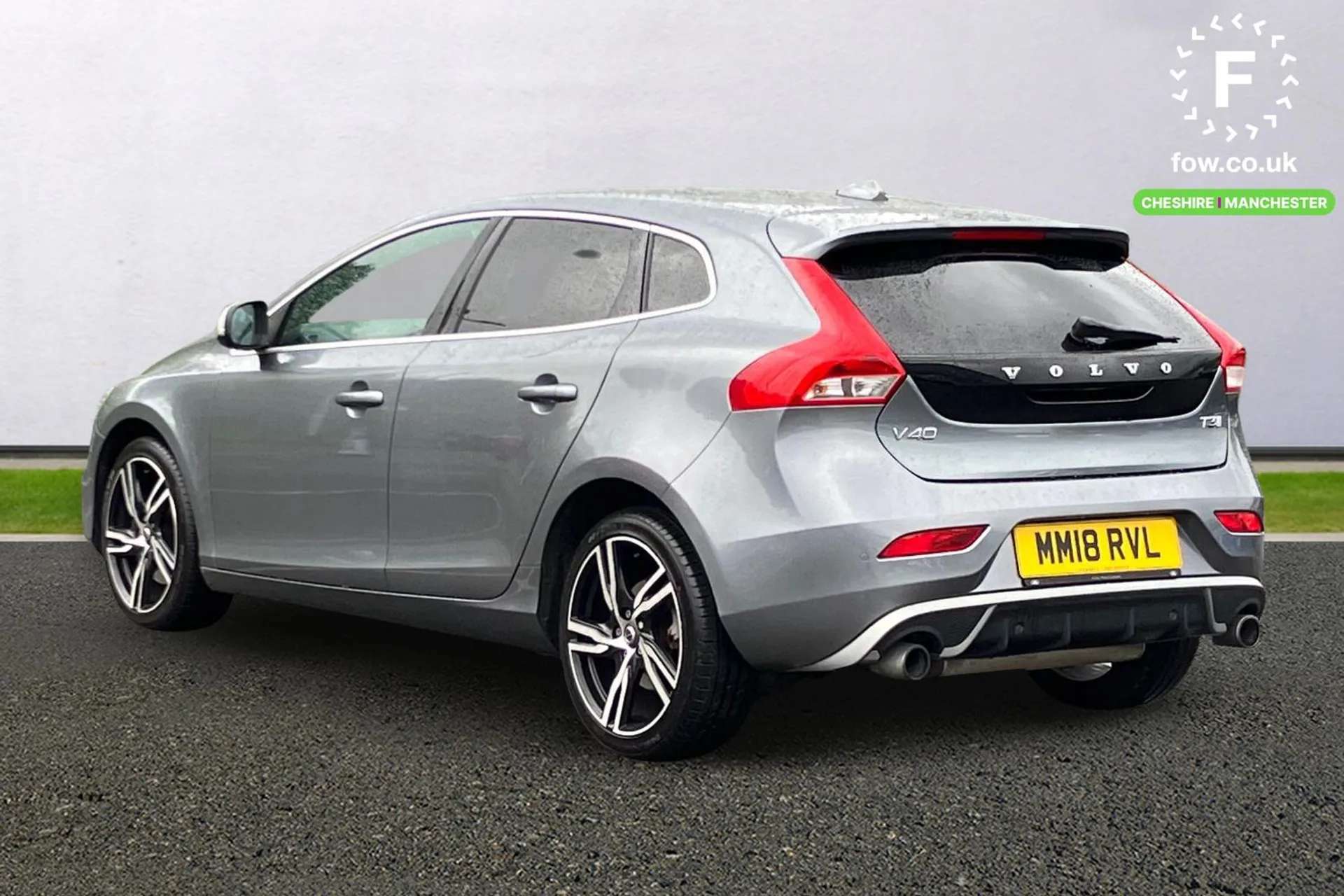 2018 VOLVO V40 2018 VOLVO V40