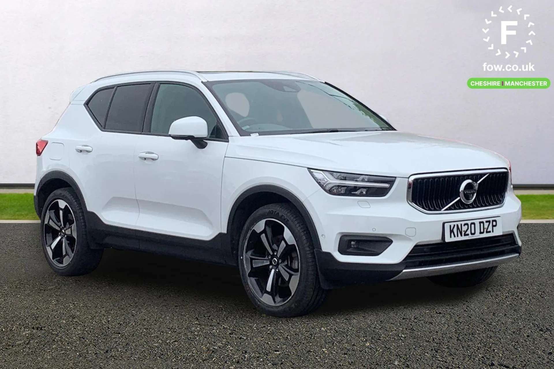 2020 VOLVO XC40 2020 VOLVO XC40