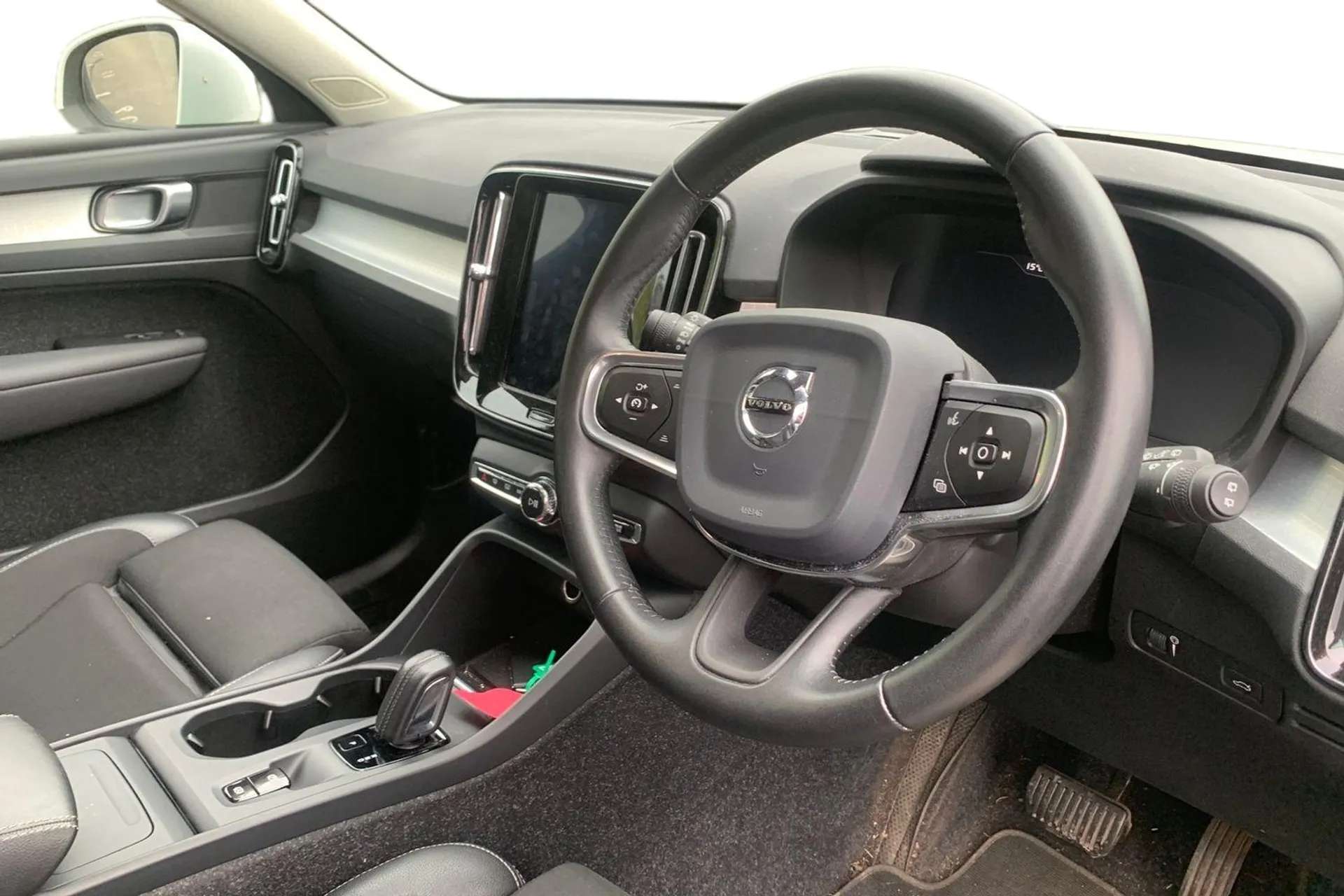 2020 VOLVO XC40 2020 VOLVO XC40