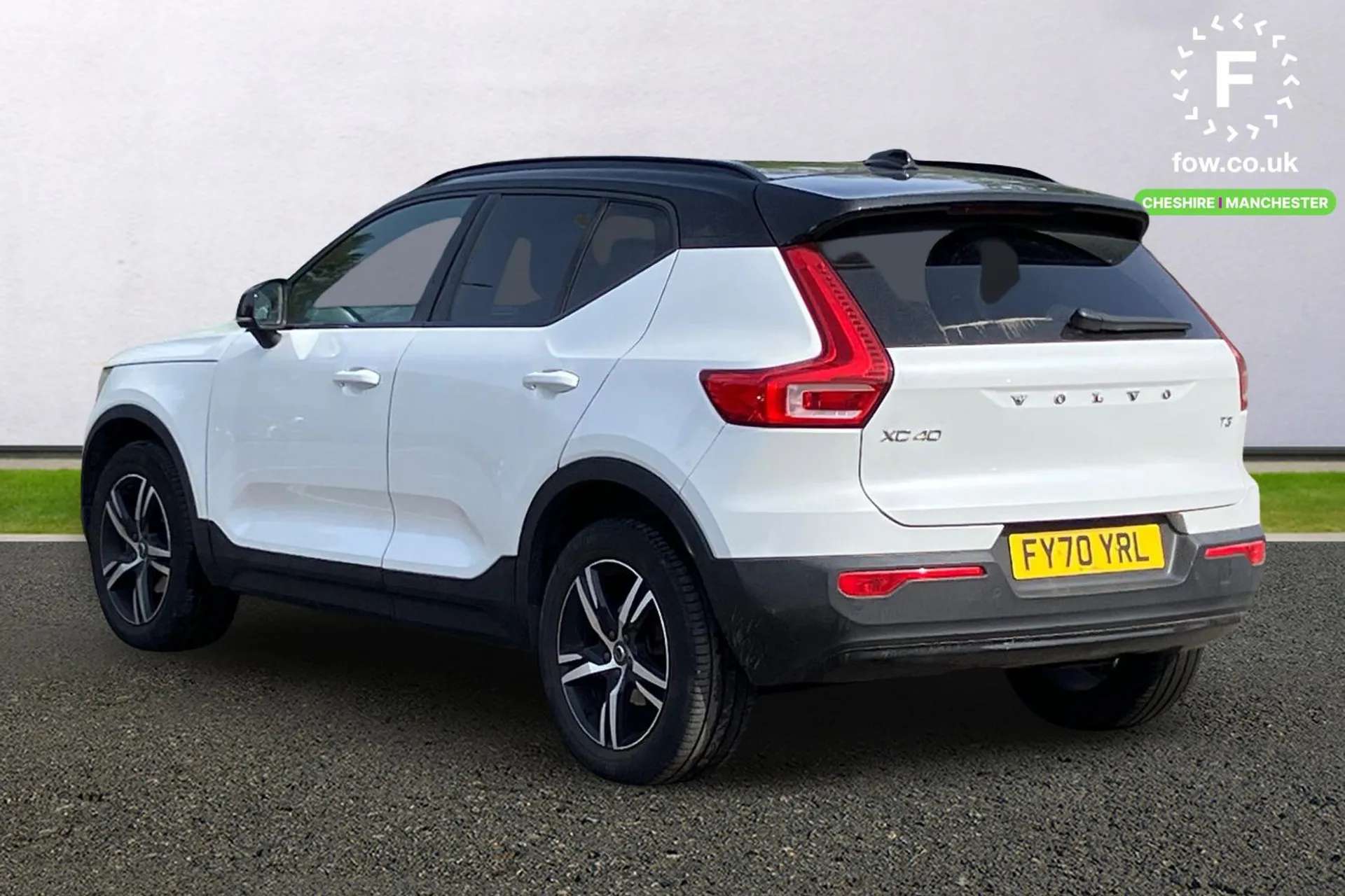2020 VOLVO XC40 2020 VOLVO XC40