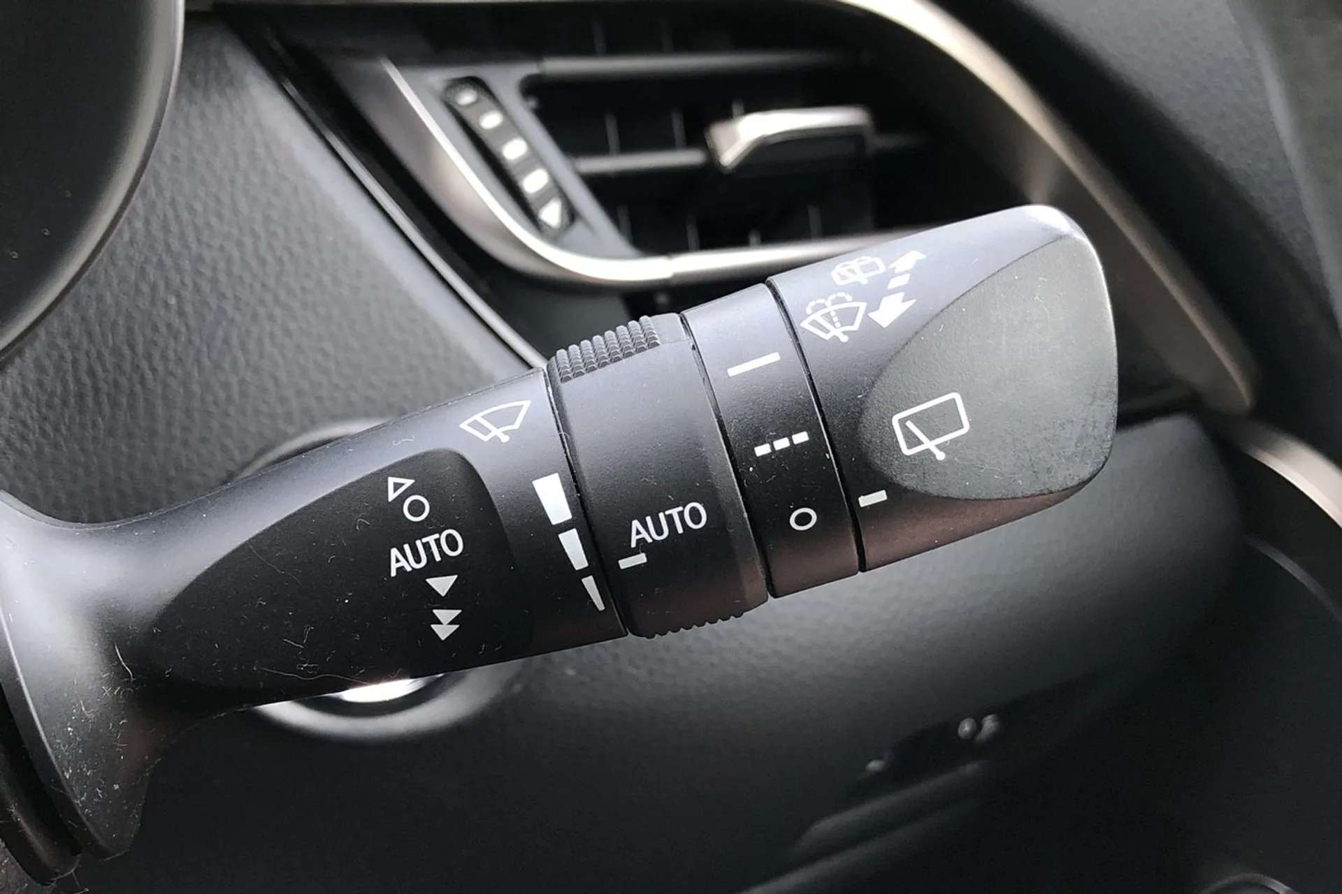 2019 TOYOTA C-HR 2019 TOYOTA C-HR