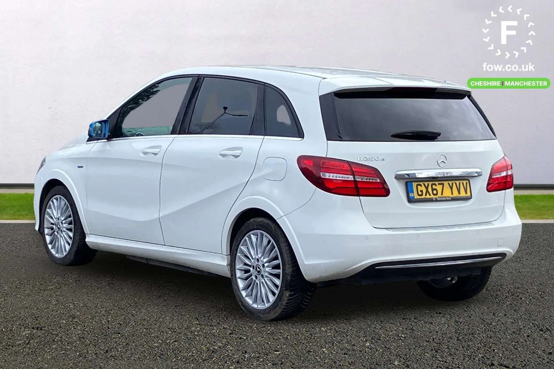 A 2017 MERCEDES-BENZ B CLASS 132kW B250e Electric Art Premium 28kWh 5dr Auto [Park assist pilot with front and rear park assist, Electric heated + adjustable door mirrors, Dual zo A 2017 MERCEDES-BENZ B CLASS 132kW B250e Electric Art Premium 28kWh 5dr Auto [Park assist pilot with front and rear park assist, Electric heated + adjustable door mirrors, Dual zo