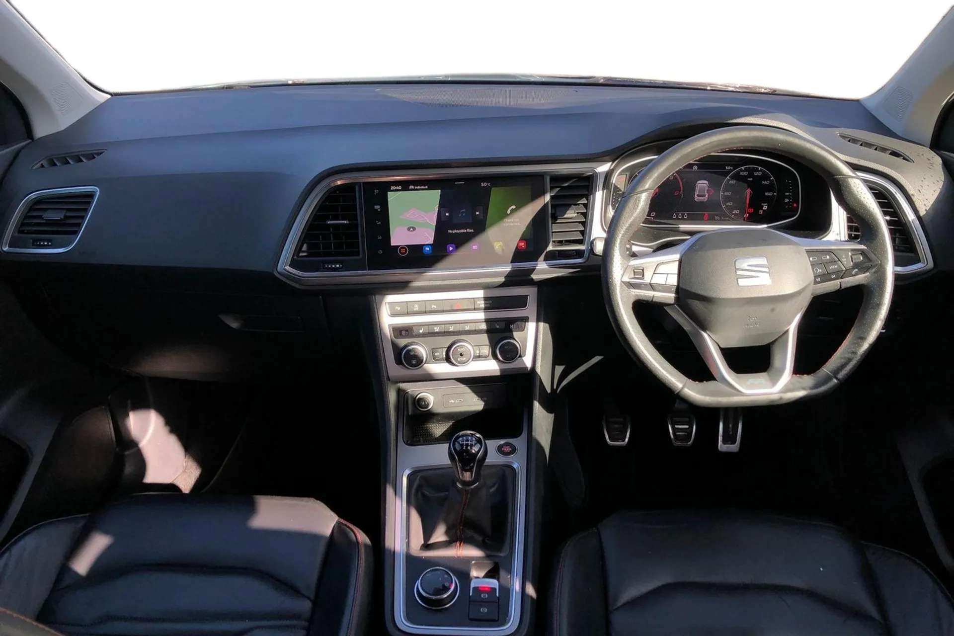 A 2021 SEAT ATECA 2.0 TDI 150 FR Sport 5dr [ Wireless phone charger , Self parking functionality (includes front and rear parking sensors) , Convenience pack , Interior A 2021 SEAT ATECA 2.0 TDI 150 FR Sport 5dr [ Wireless phone charger , Self parking functionality (includes front and rear parking sensors) , Convenience pack , Interior
